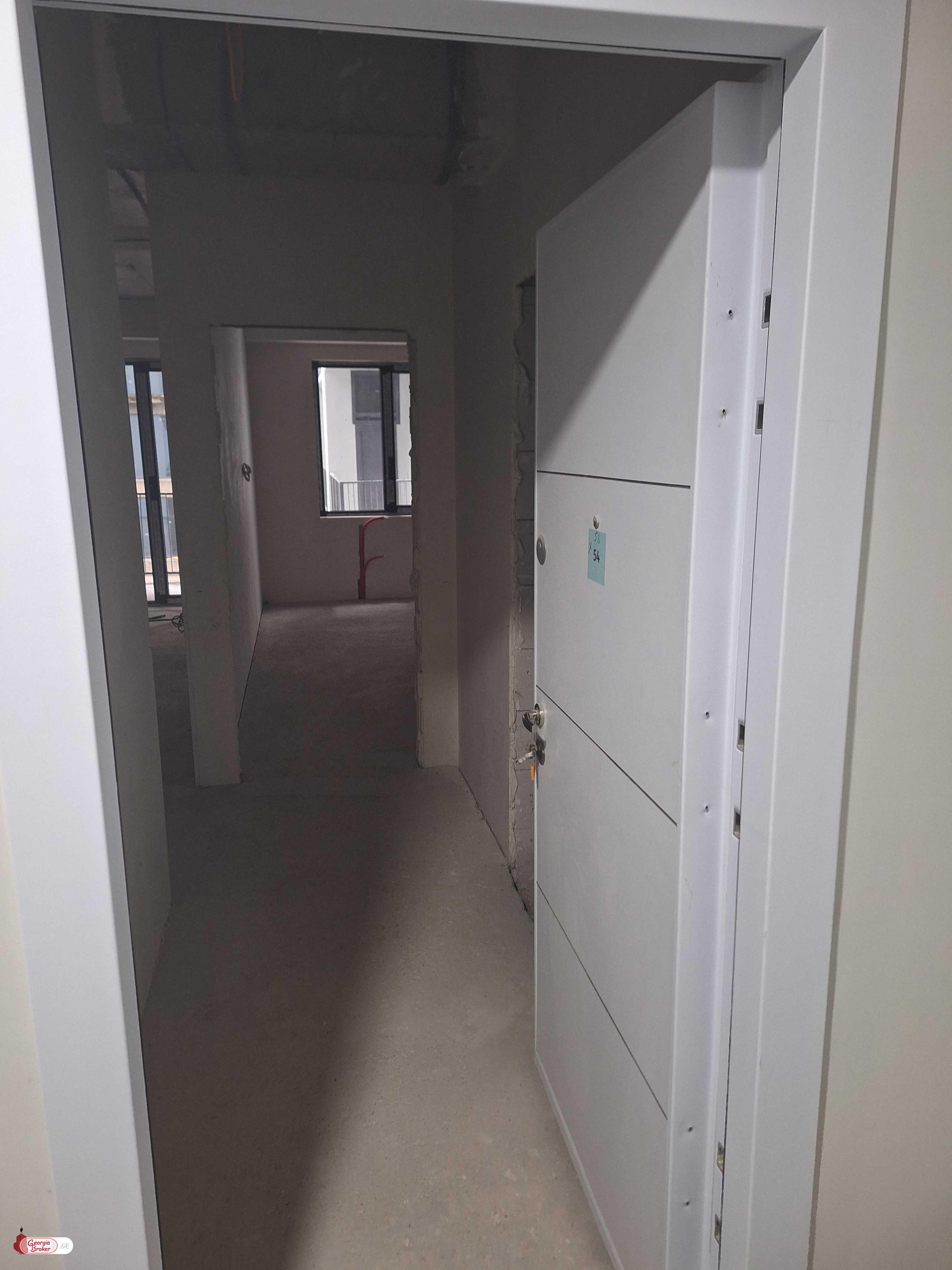 იყიდება ახალი აშენებული 2 ოთახიანი ბინა