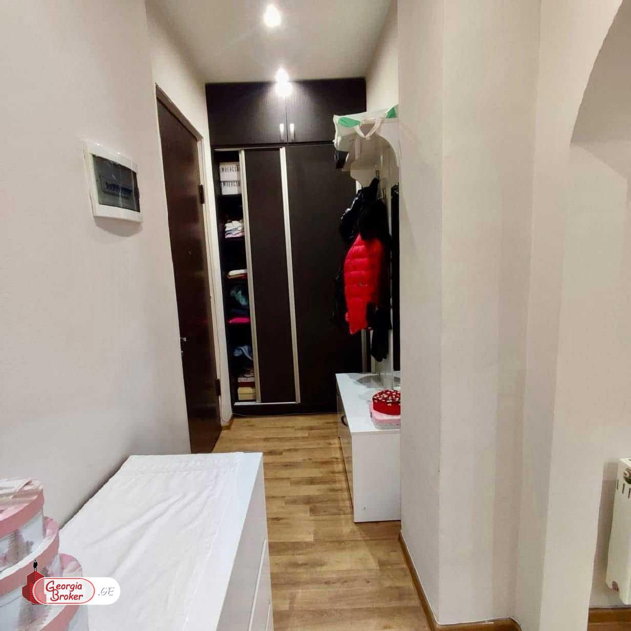 продается квартира с новым ремонтом 2-комнаты