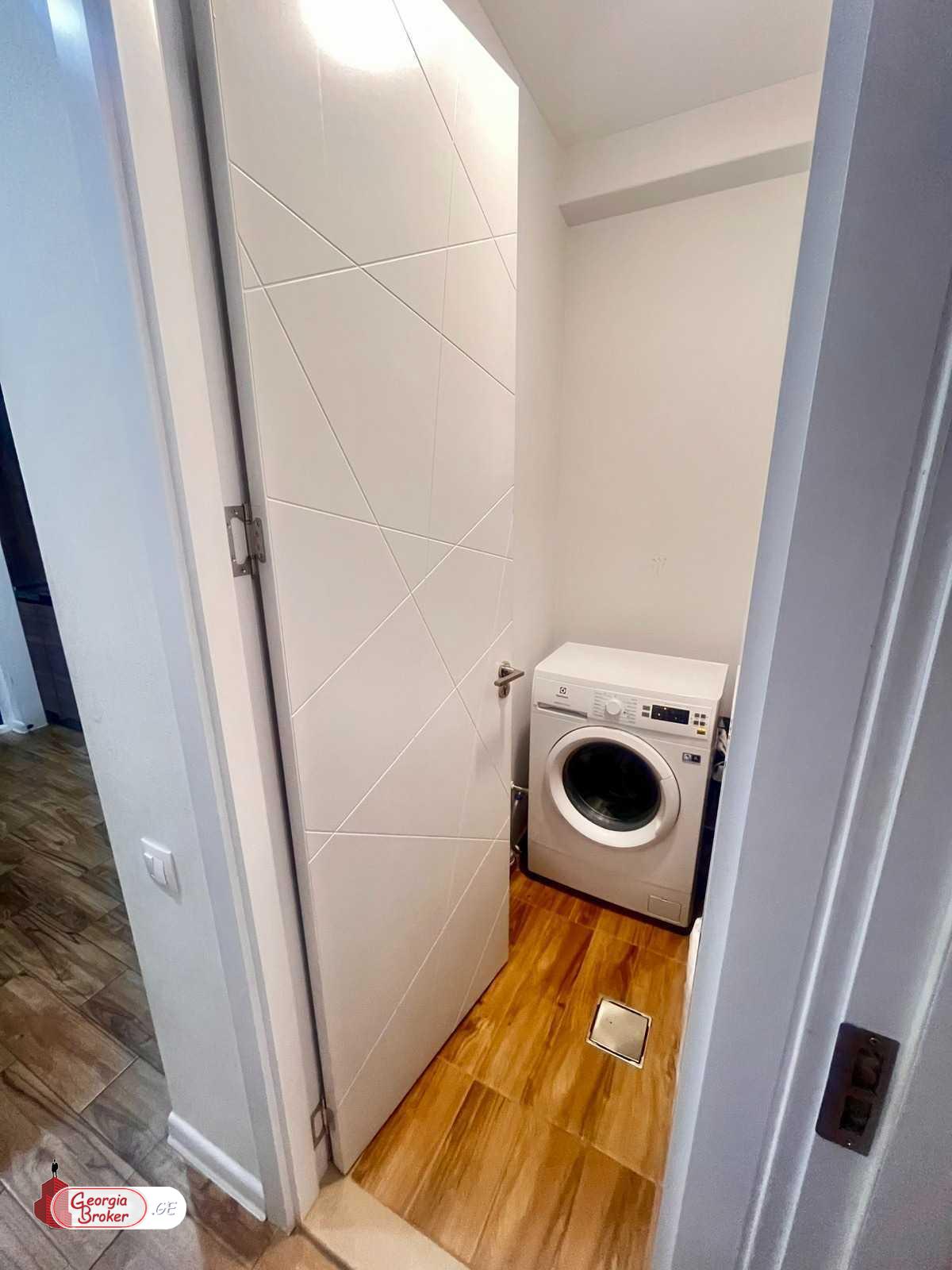 იყიდება ახალი გარემონტებული 3 ოთახიანი ბინა