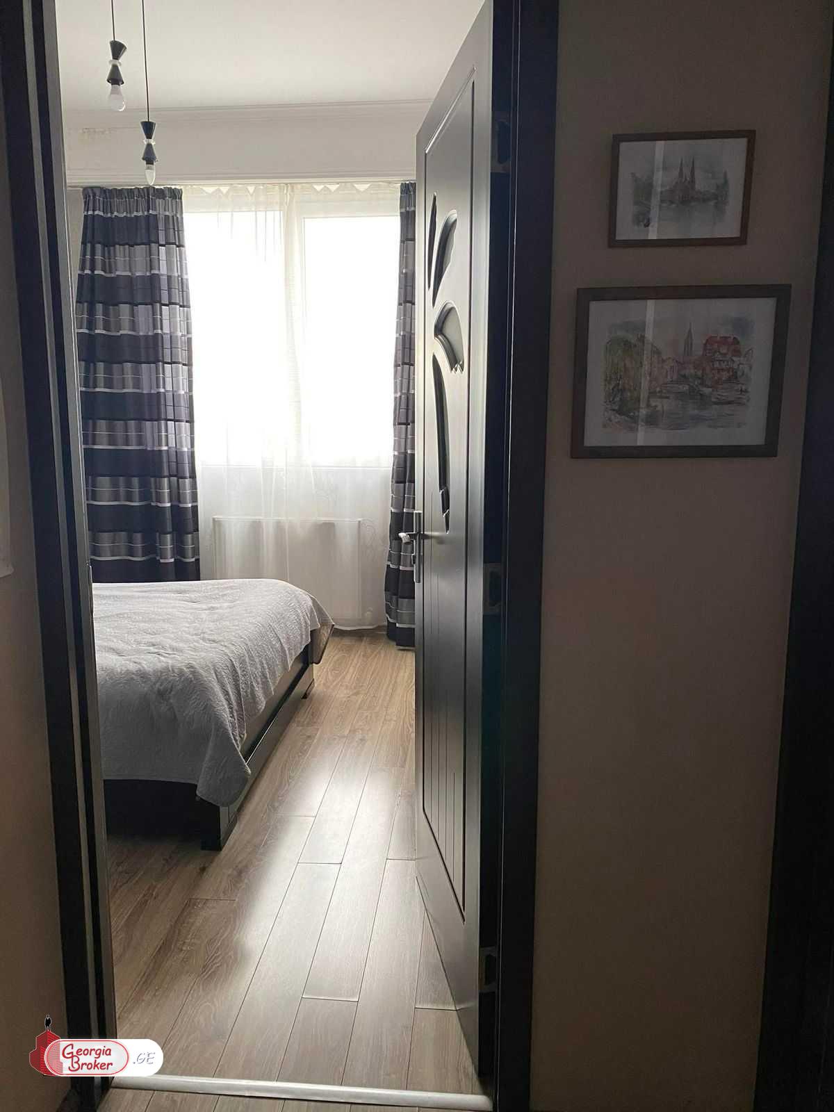 продается квартира с новым ремонтом 3-комнаты