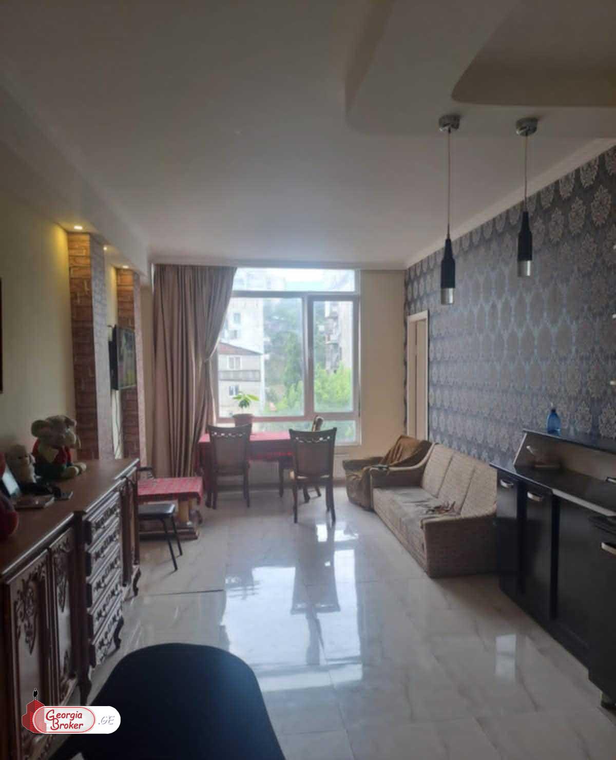 продается квартира с новым ремонтом 4-комнаты