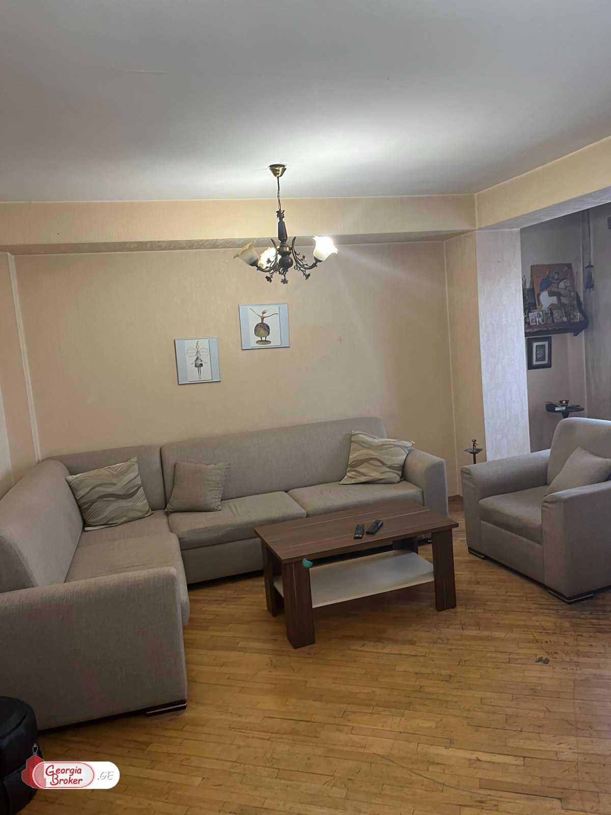 nearly repaired 3-room apartment for sale