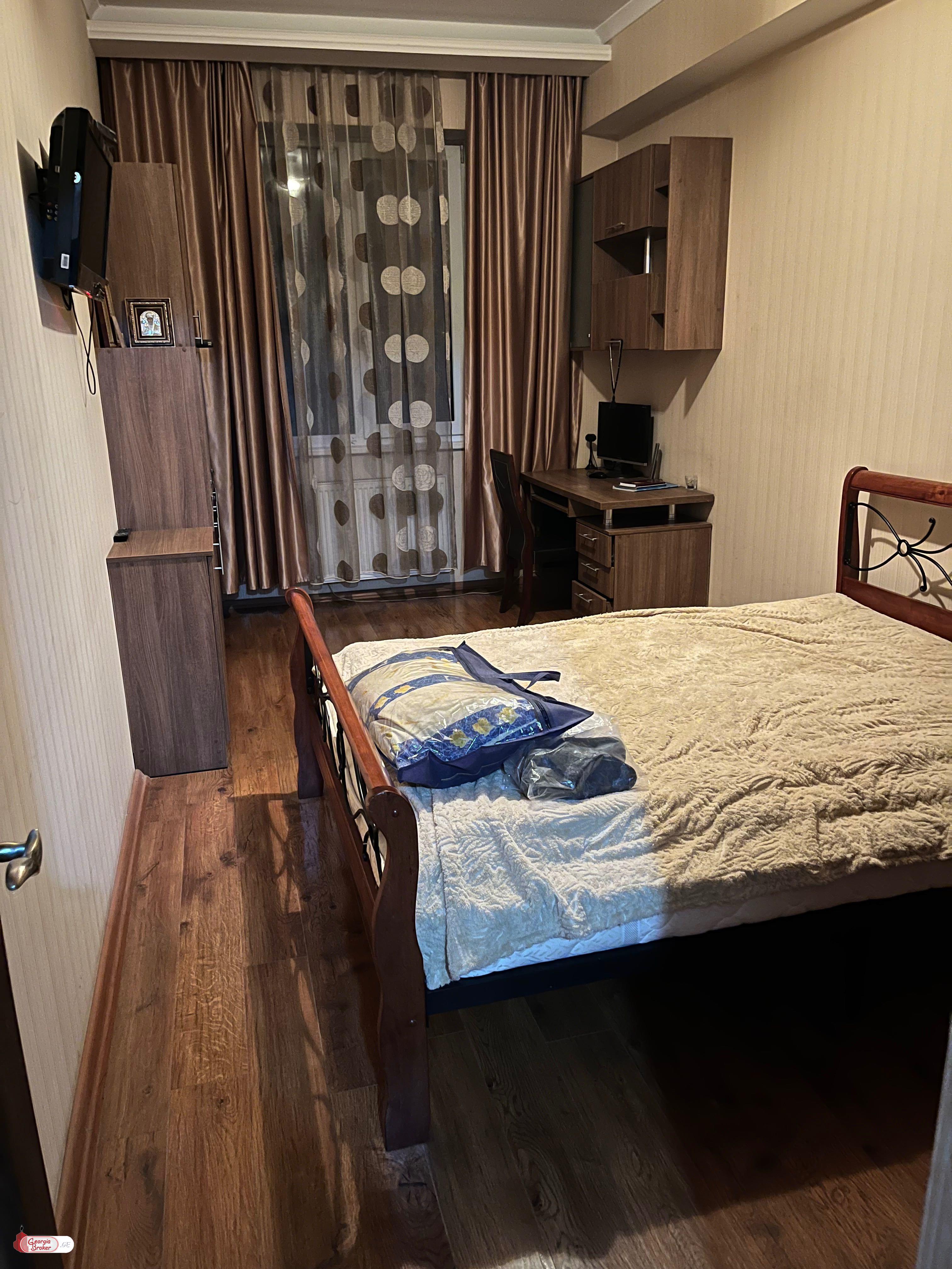 nearly repaired 5-room apartment for sale