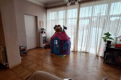 იყიდება ახალი გარემონტებული 3 ოთახიანი ბინა