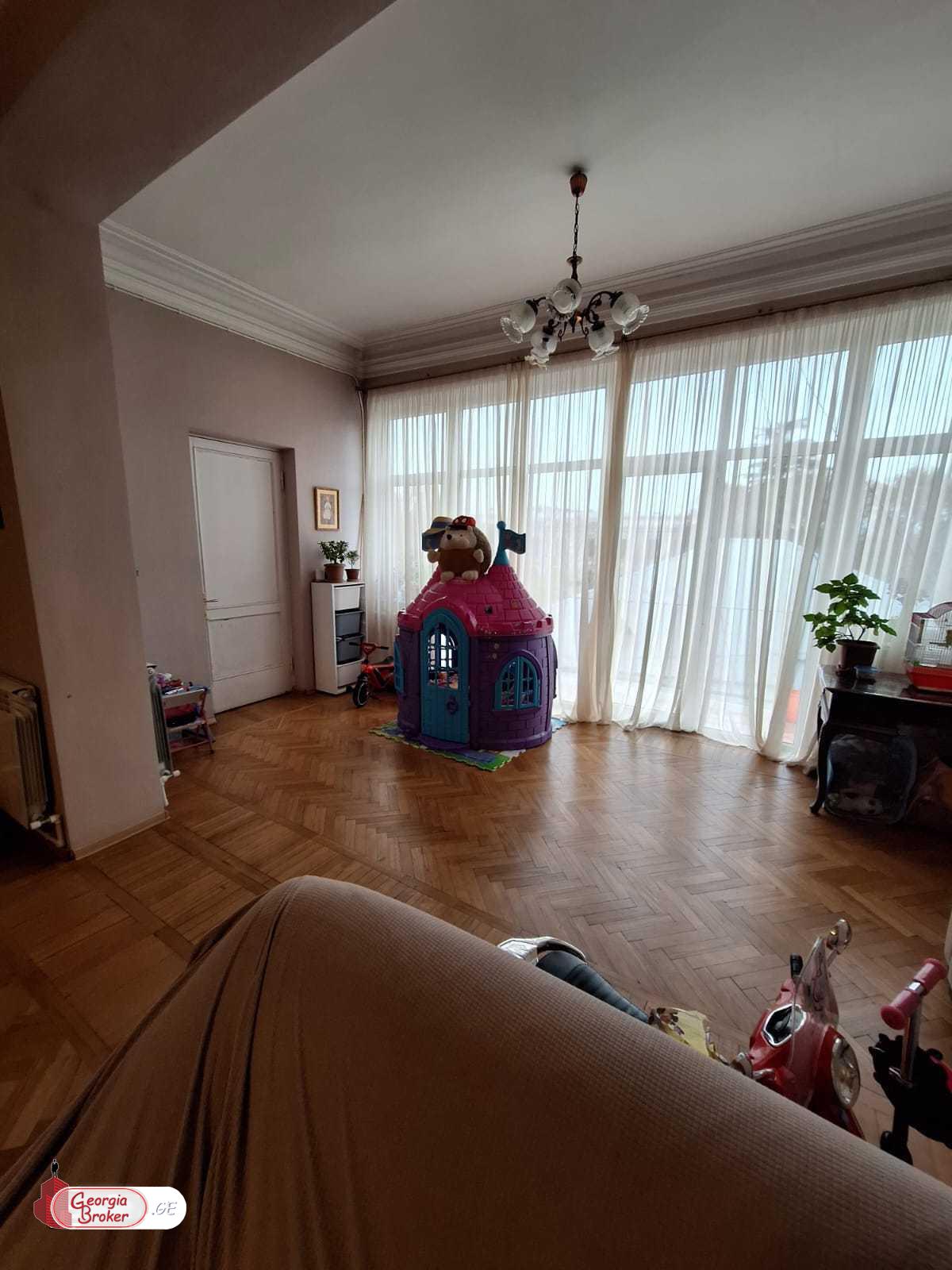 იყიდება ახალი გარემონტებული 3 ოთახიანი ბინა