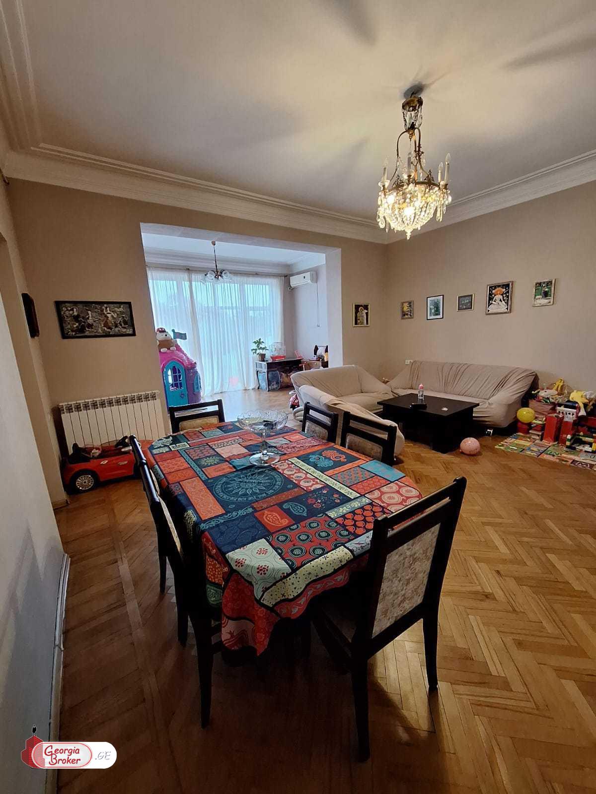 იყიდება ახალი გარემონტებული 3 ოთახიანი ბინა