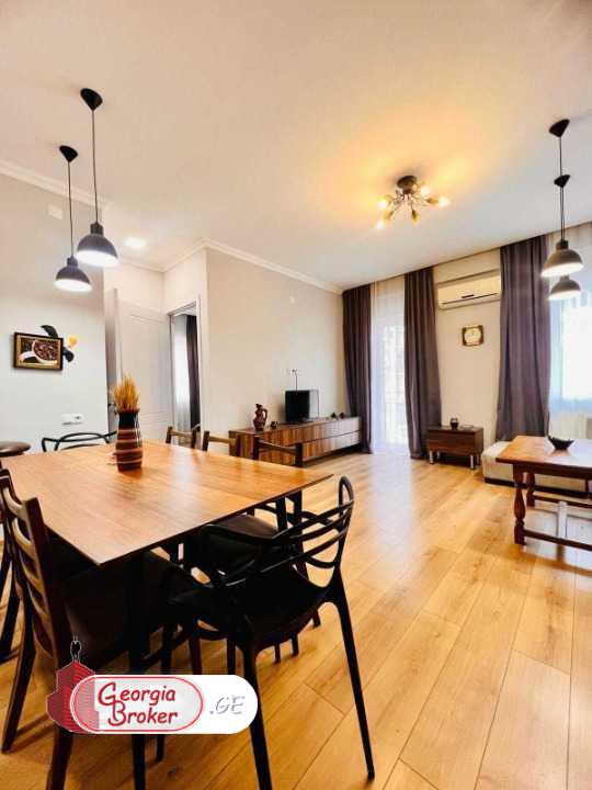 в аренду квартира с новым ремонтом 3-комнаты