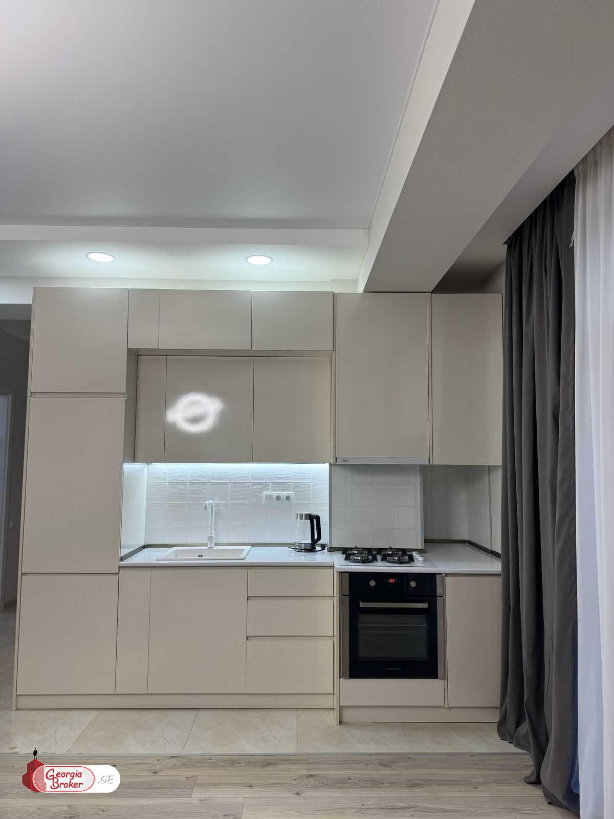 продается квартира с новым ремонтом 2-комнаты