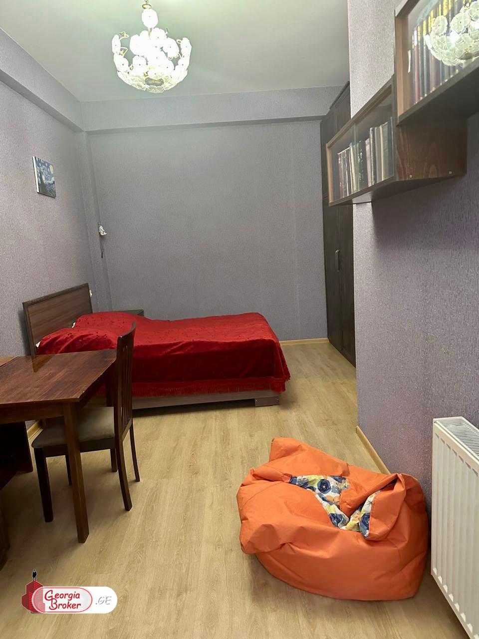 продается квартира с новым ремонтом 3-комнаты