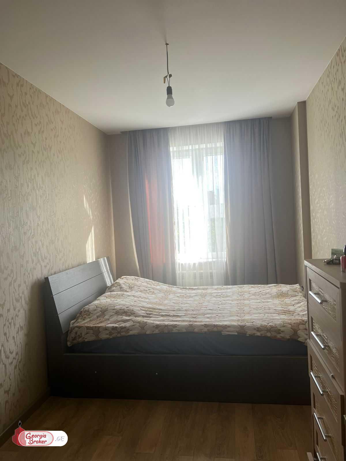 продается квартира с новым ремонтом 3-комнаты