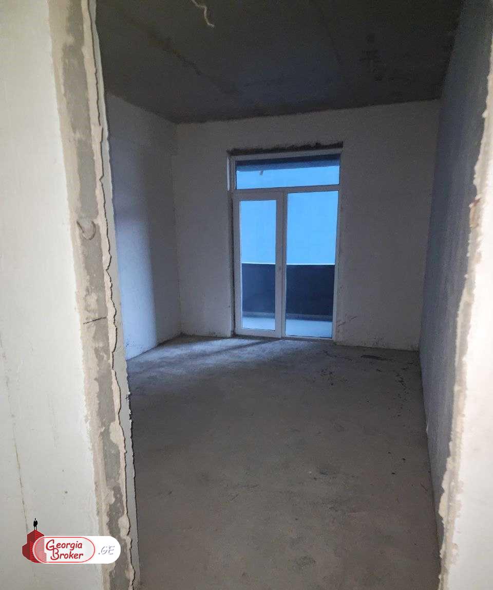 იყიდება ახალი გარემონტებული 4 ოთახიანი ბინა