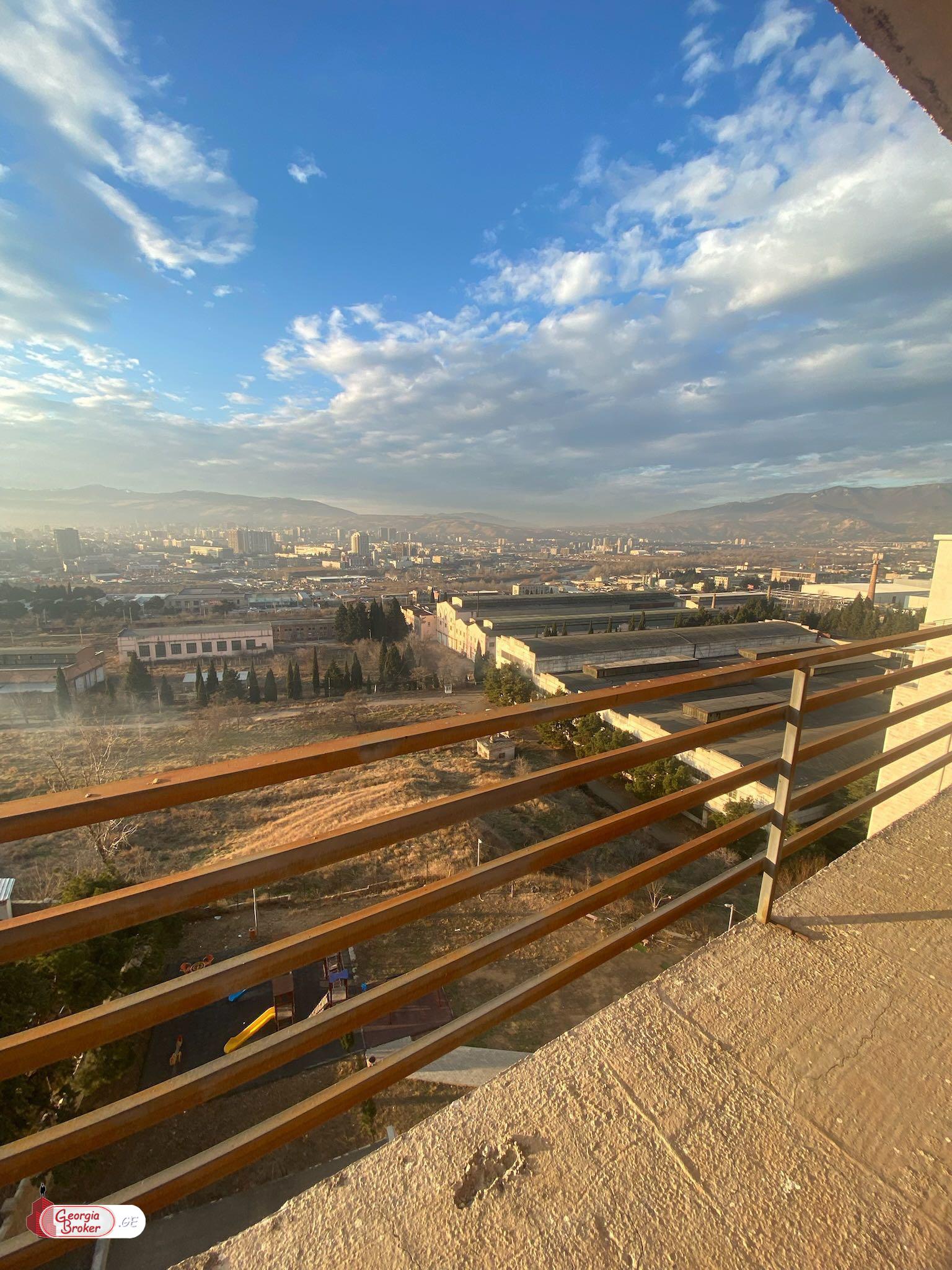 nearly repaired 3-room apartment for sale