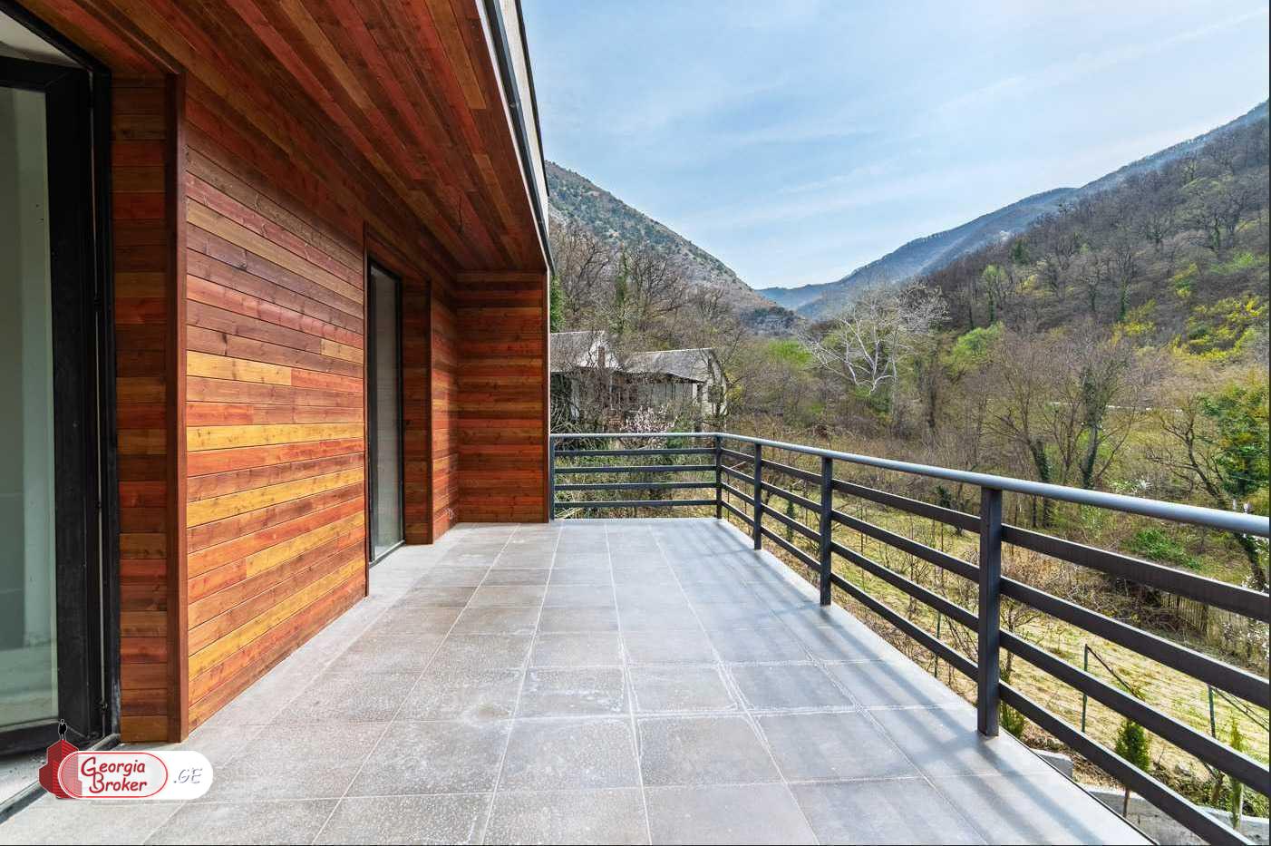 nearly repaired 8-room house for sale