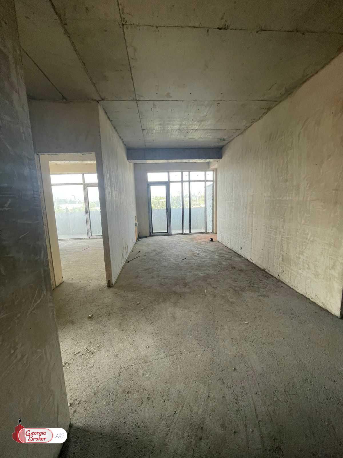 продается квартира с новым ремонтом 4-комнаты