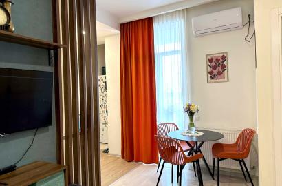 продается квартира с новым ремонтом 3-комнаты