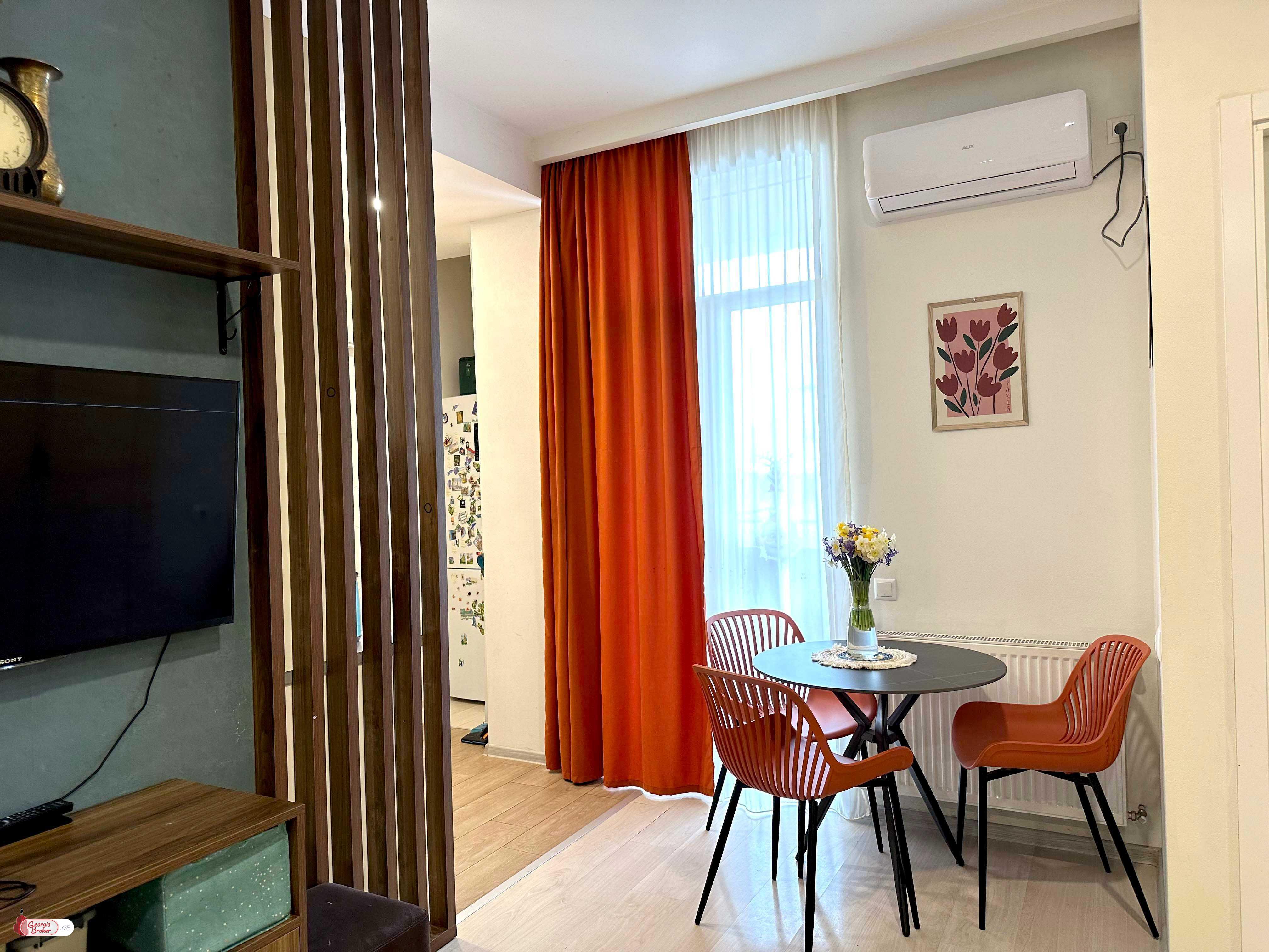 продается квартира с новым ремонтом 3-комнаты