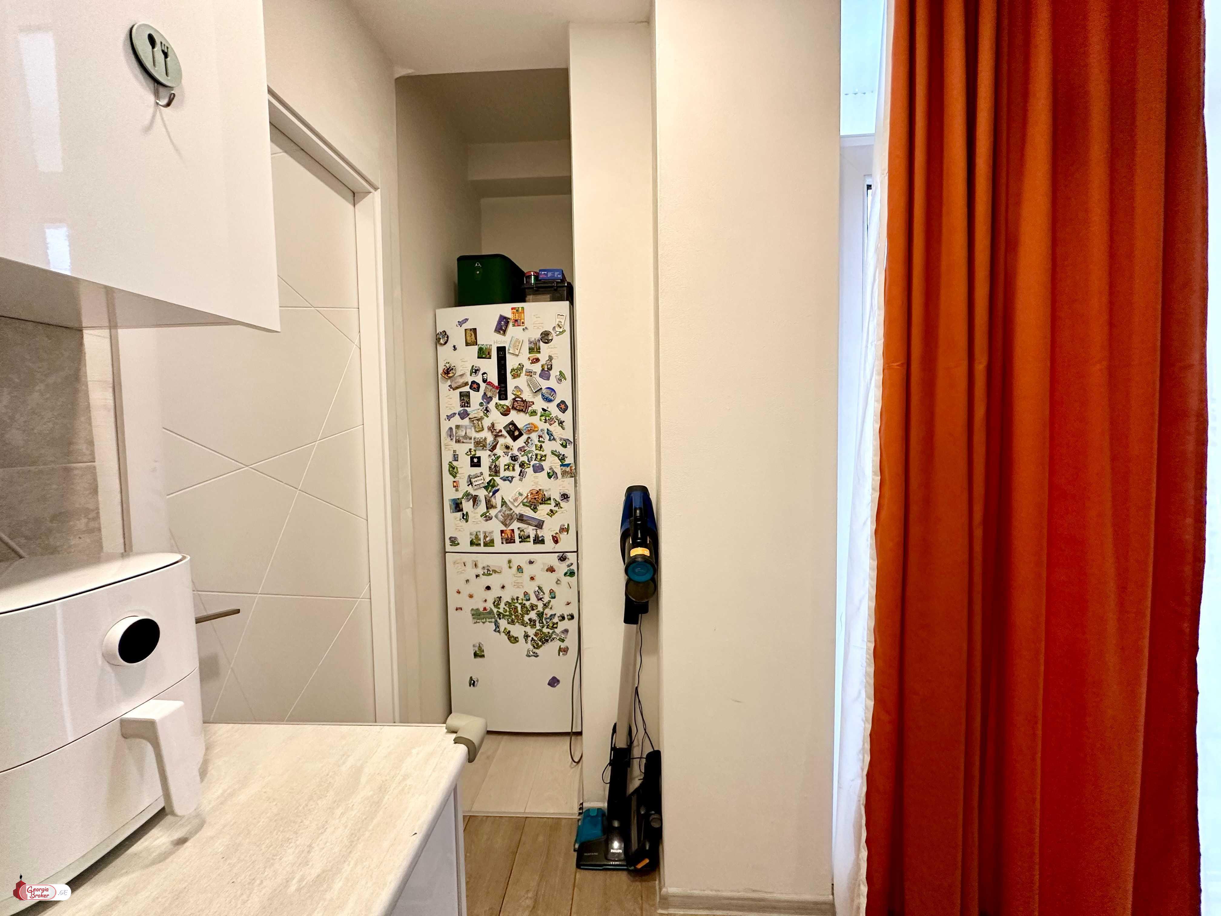 продается квартира с новым ремонтом 3-комнаты