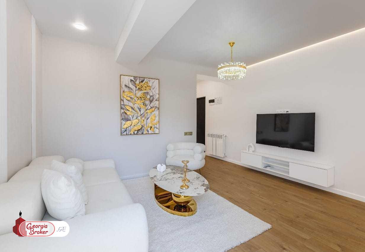 продается квартира с новым ремонтом 3-комнаты