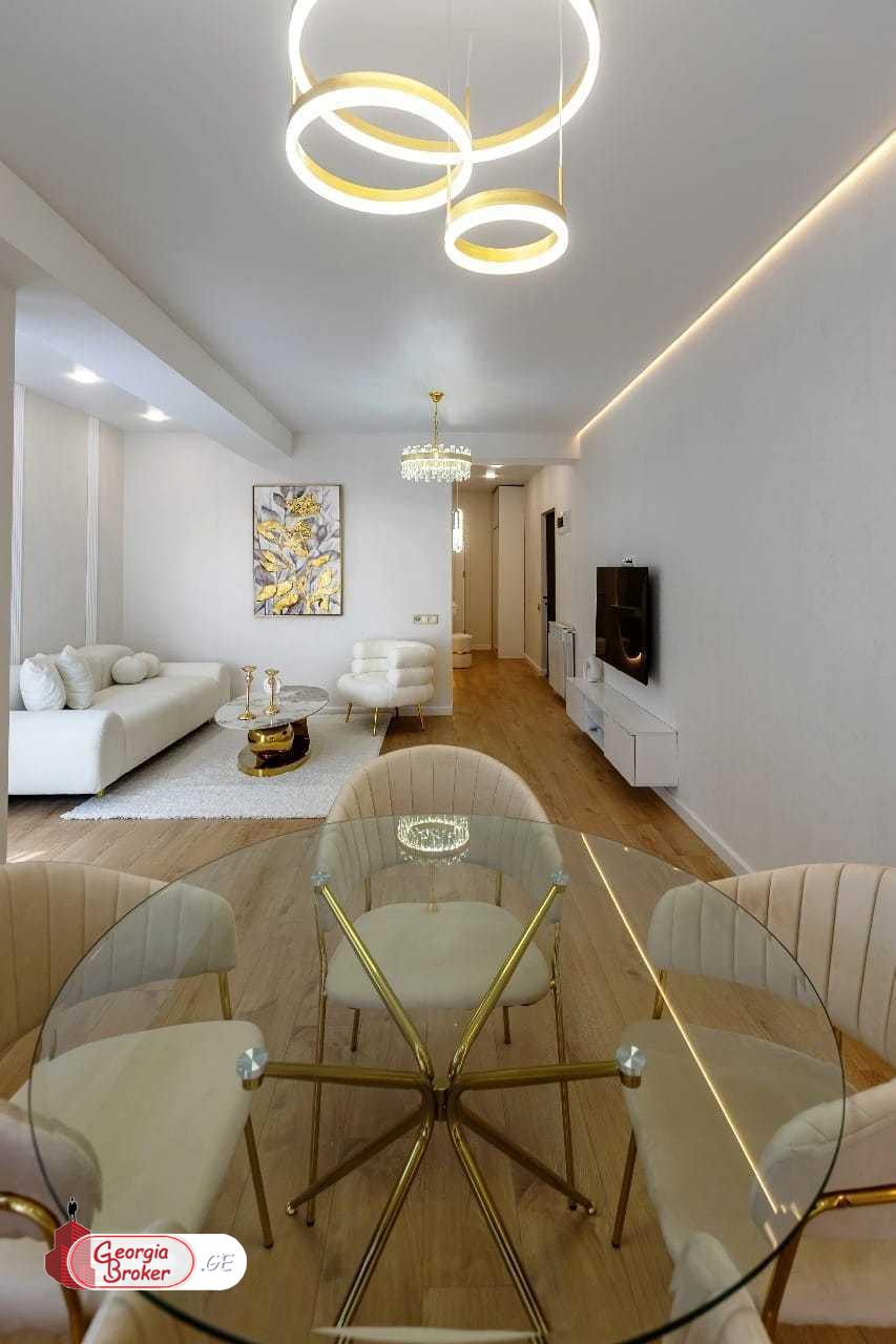 продается квартира с новым ремонтом 3-комнаты