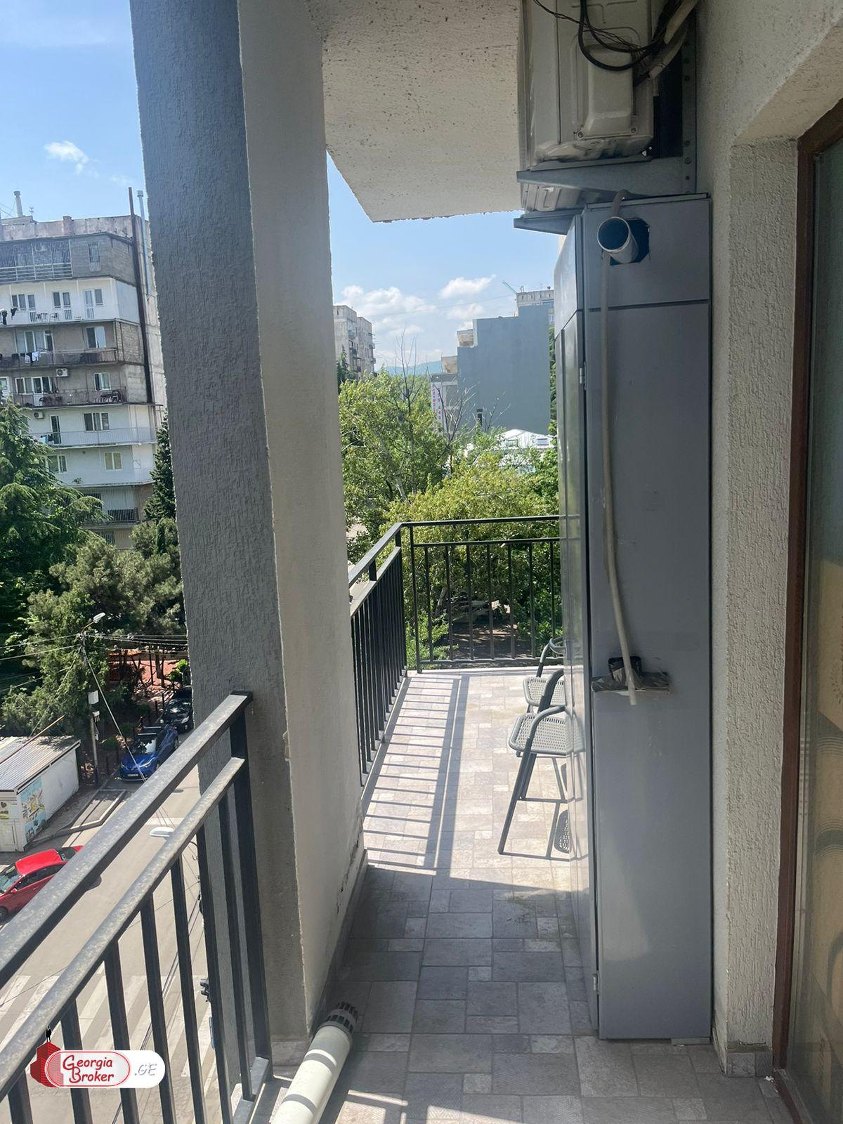 nearly repaired 3-room apartment for sale