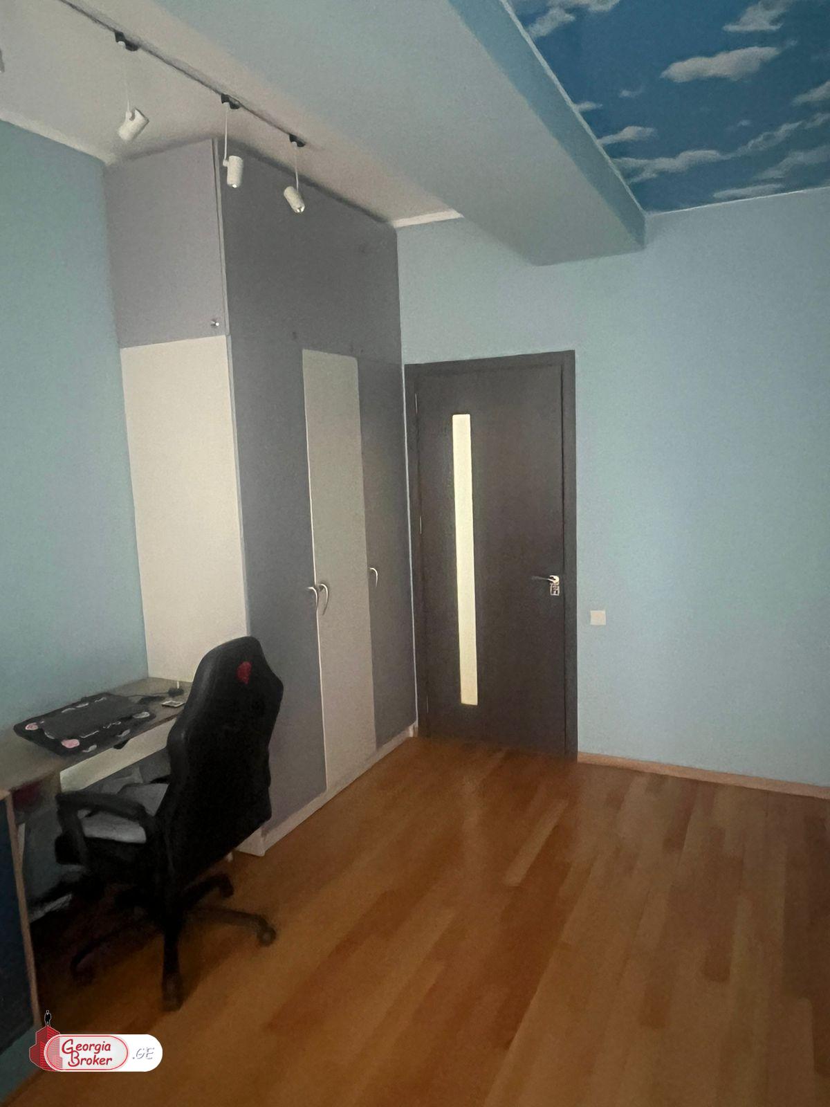 nearly repaired 3-room apartment for sale