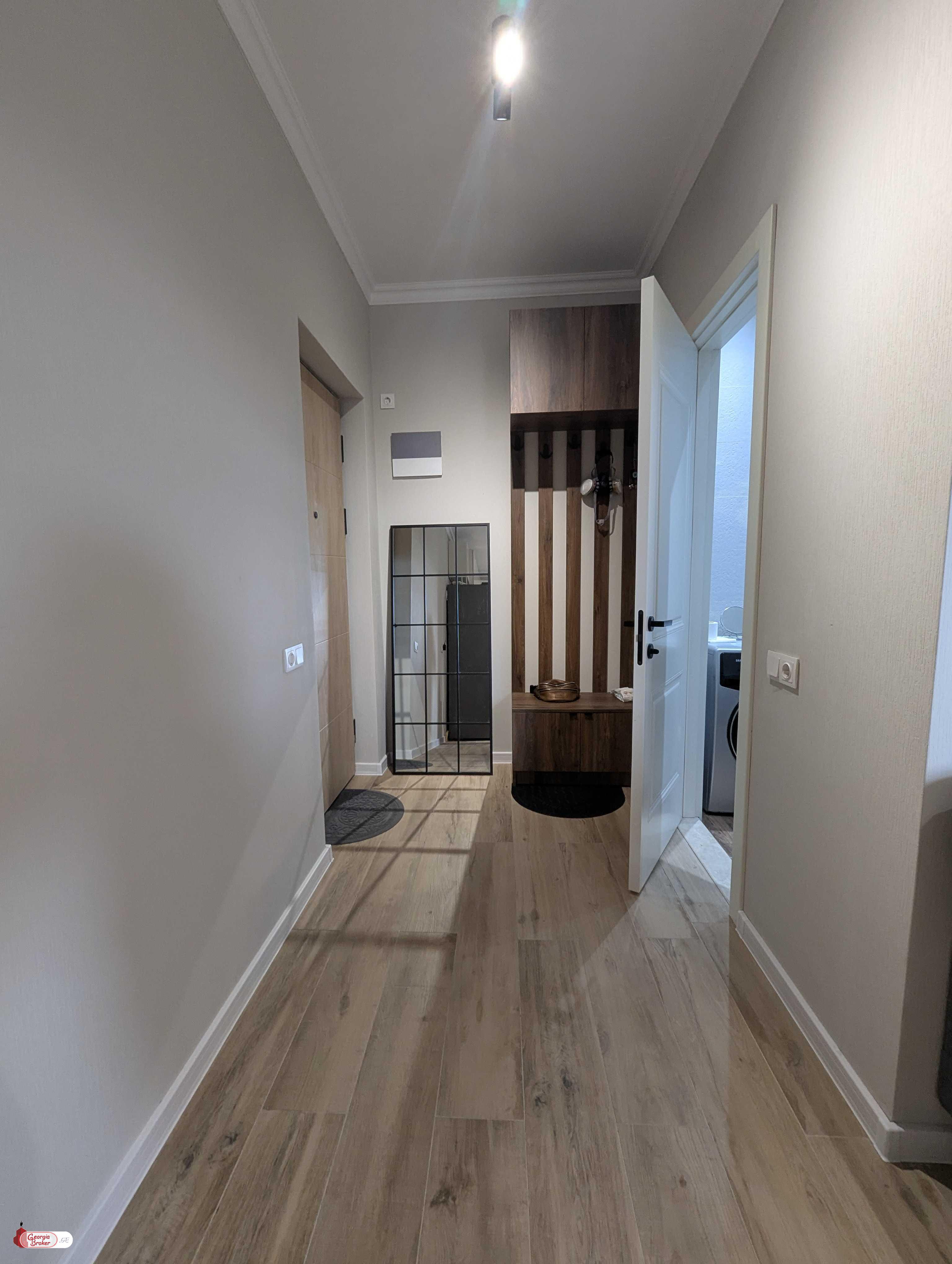 იყიდება ახალი გარემონტებული 3 ოთახიანი ბინა