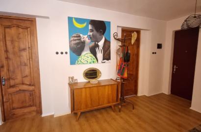 продается квартира с новым ремонтом 3-комнаты