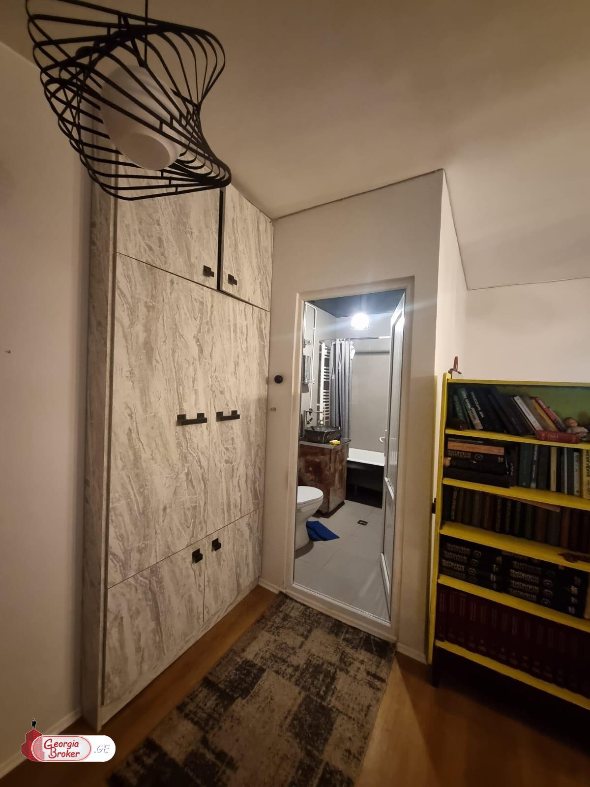 продается квартира с новым ремонтом 3-комнаты