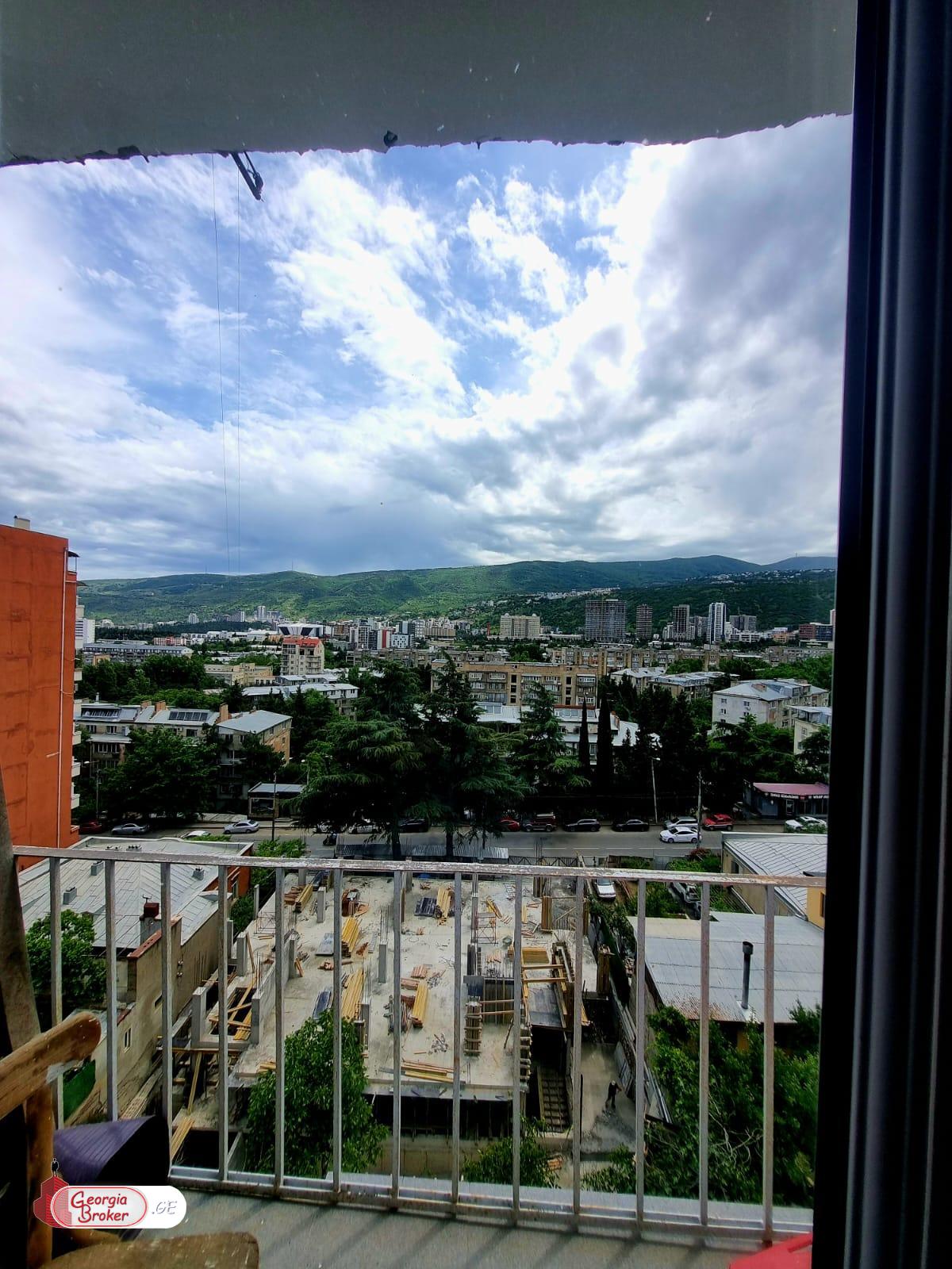 продается квартира с новым ремонтом 3-комнаты