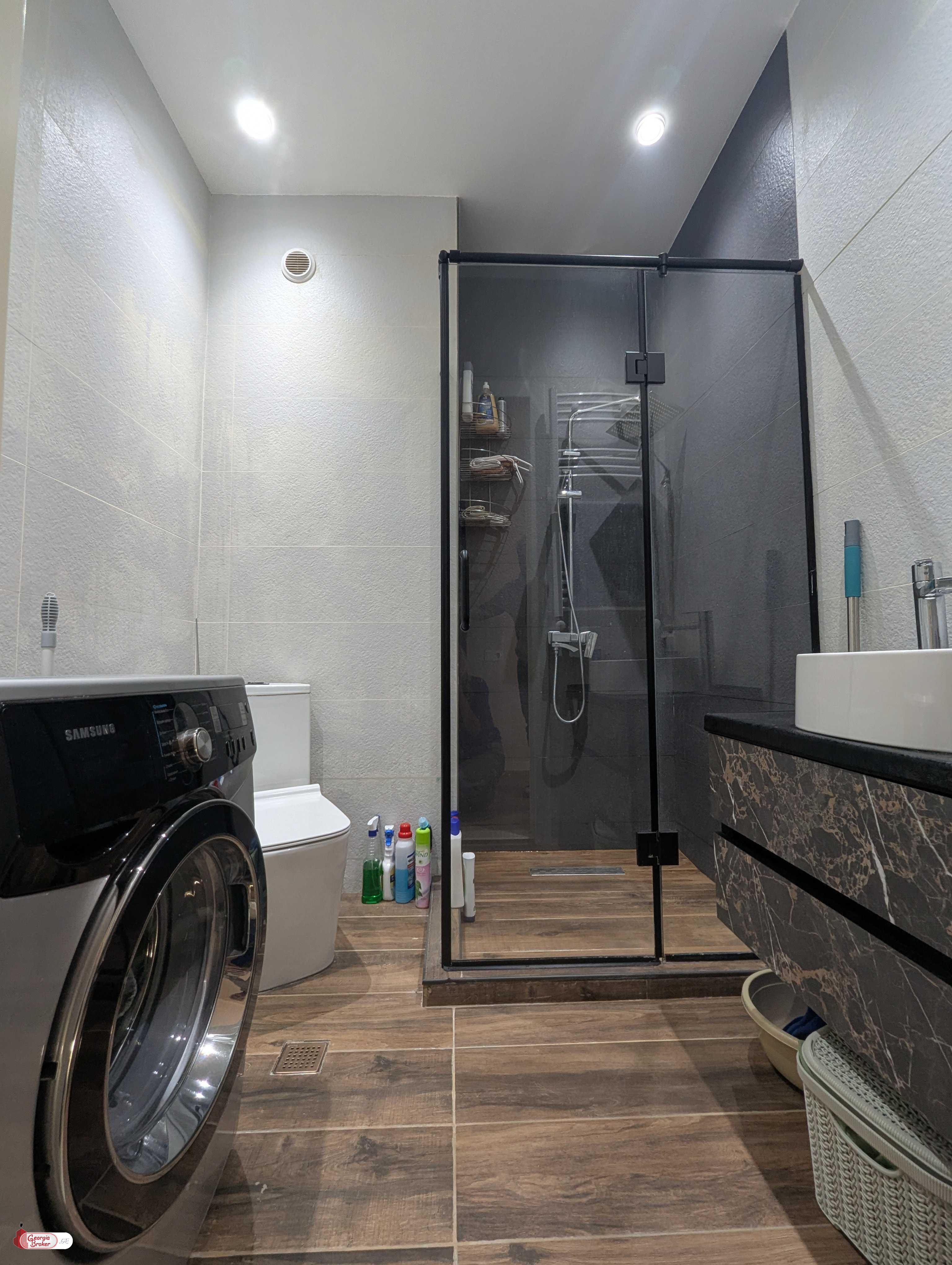 იყიდება ახალი გარემონტებული 3 ოთახიანი ბინა