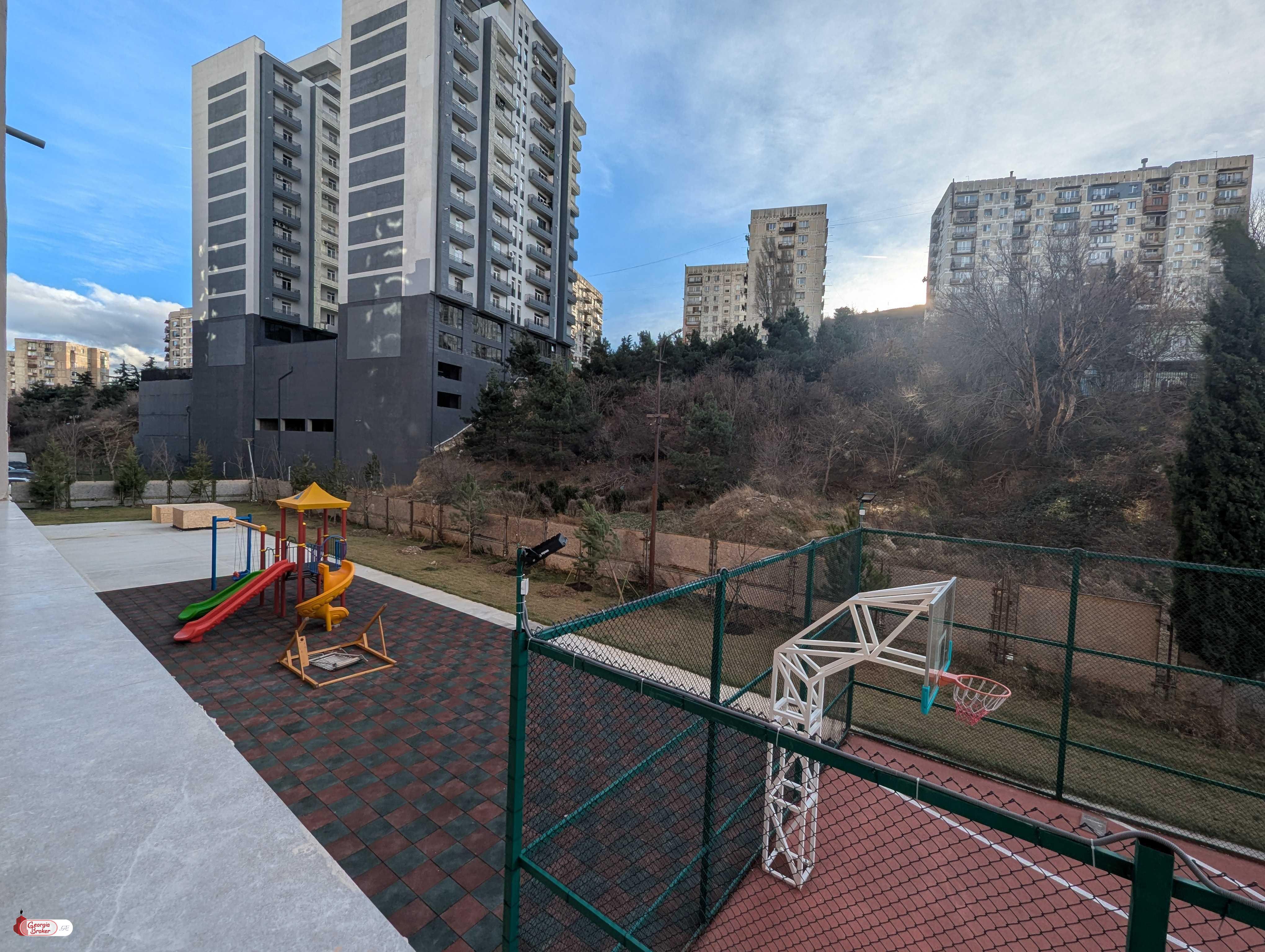 იყიდება ახალი გარემონტებული 3 ოთახიანი ბინა