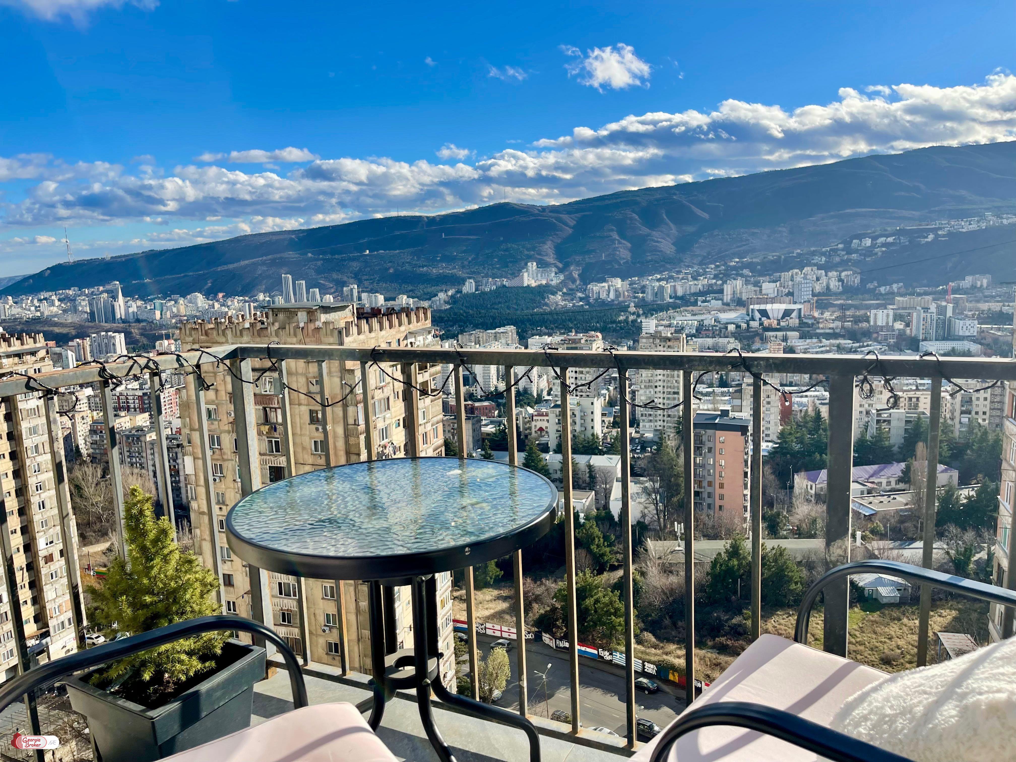 იყიდება ახალი გარემონტებული 2 ოთახიანი ბინა