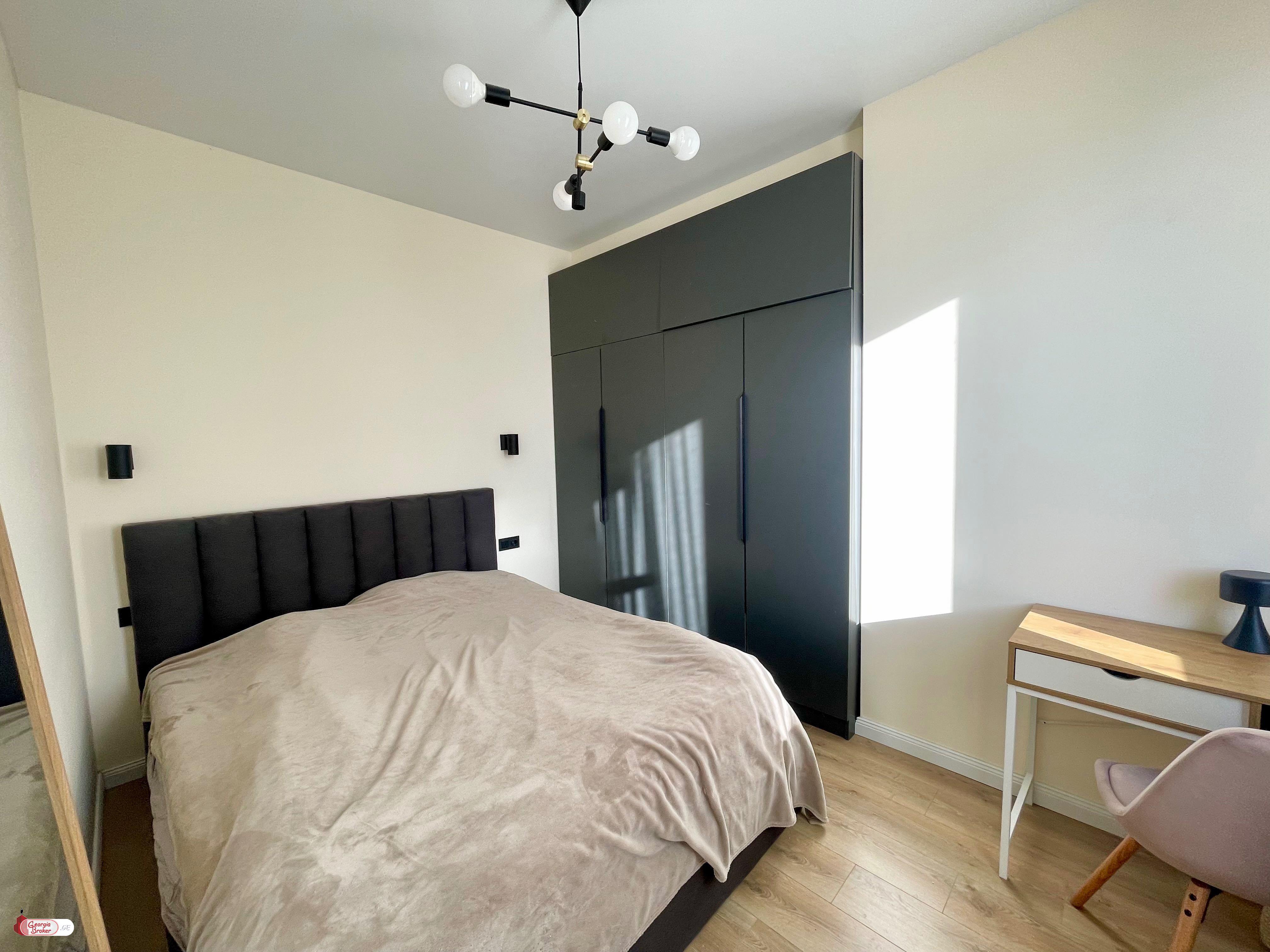 იყიდება ახალი გარემონტებული 2 ოთახიანი ბინა