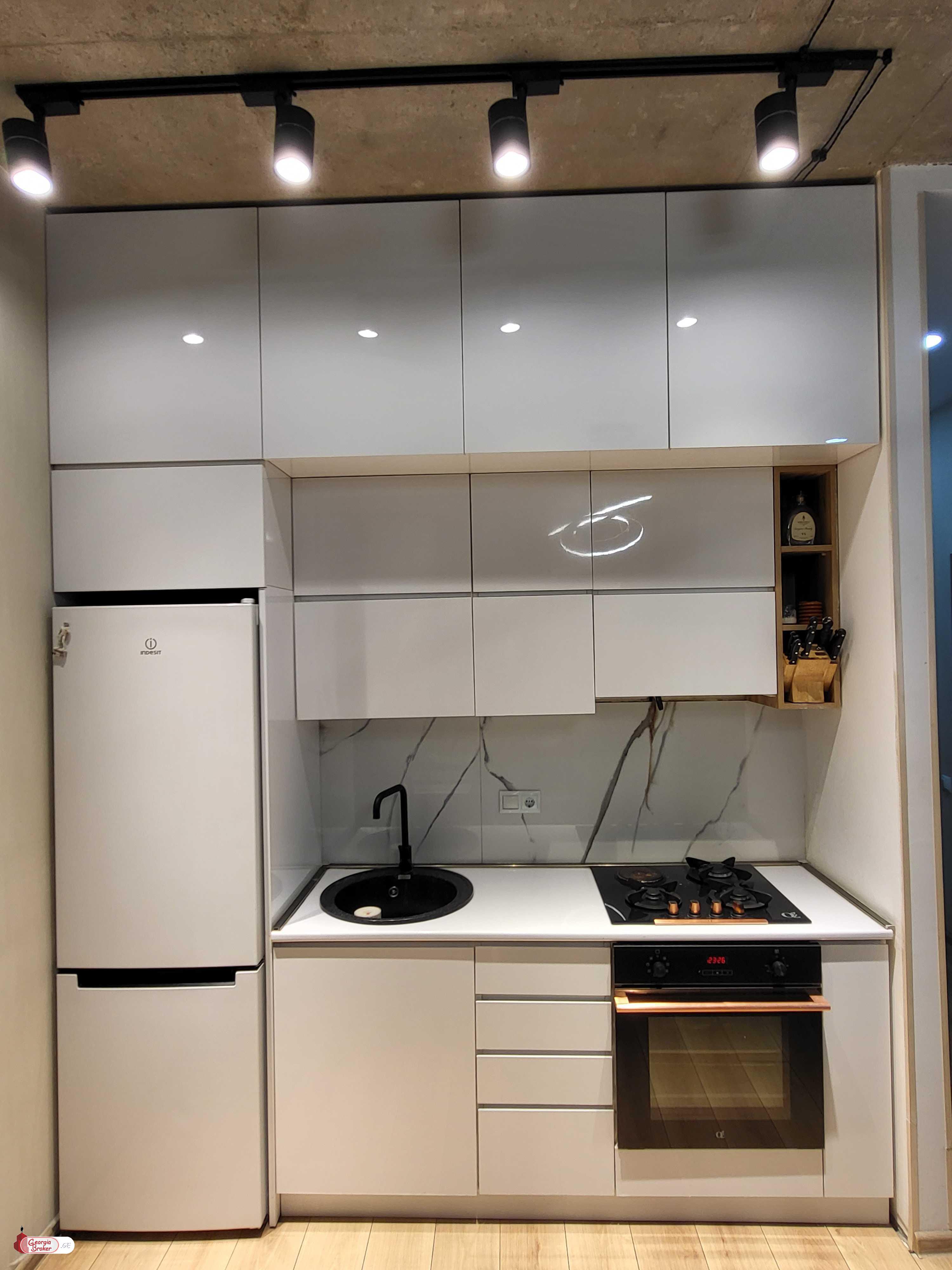 იყიდება ახალი გარემონტებული 2 ოთახიანი ბინა