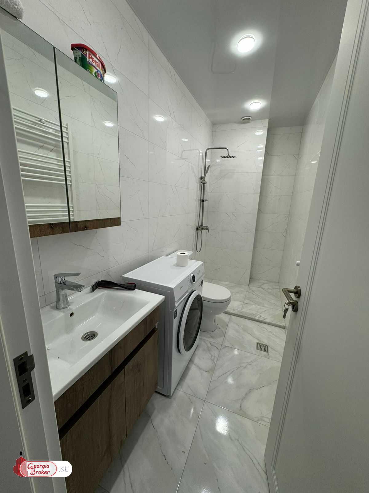 продается квартира с новым ремонтом 2-комнаты