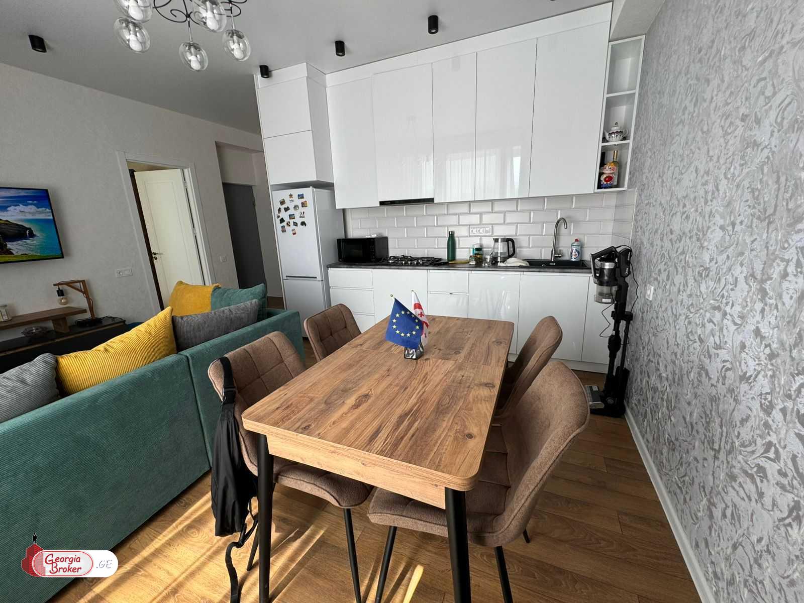 продается квартира с новым ремонтом 2-комнаты