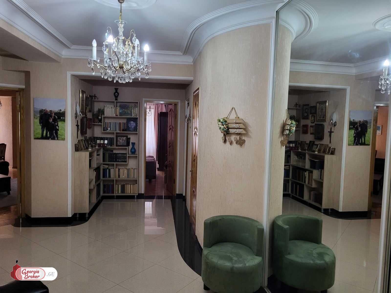 იყიდება ახალი გარემონტებული 5 ოთახიანი ბინა