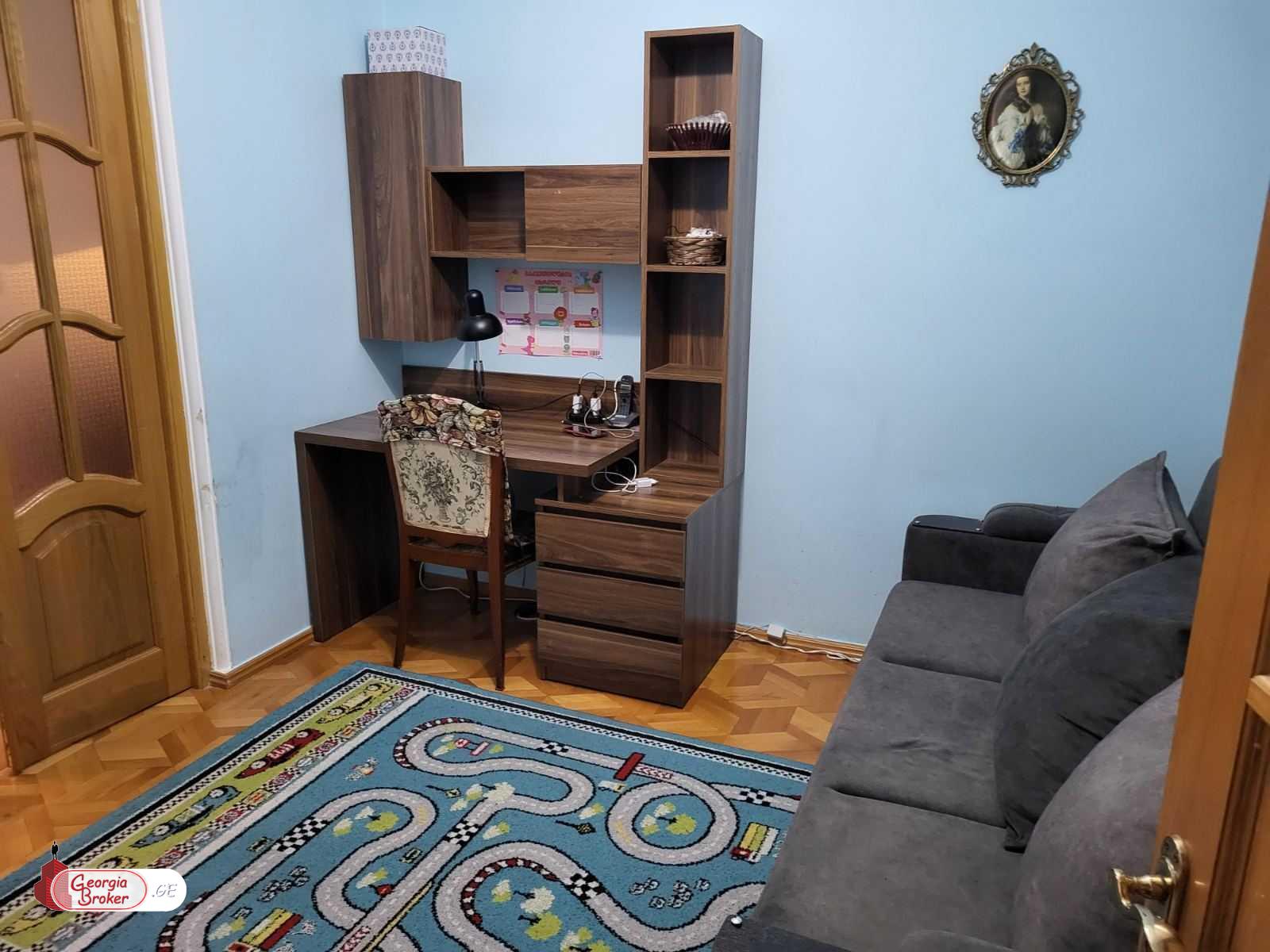 იყიდება ახალი გარემონტებული 5 ოთახიანი ბინა