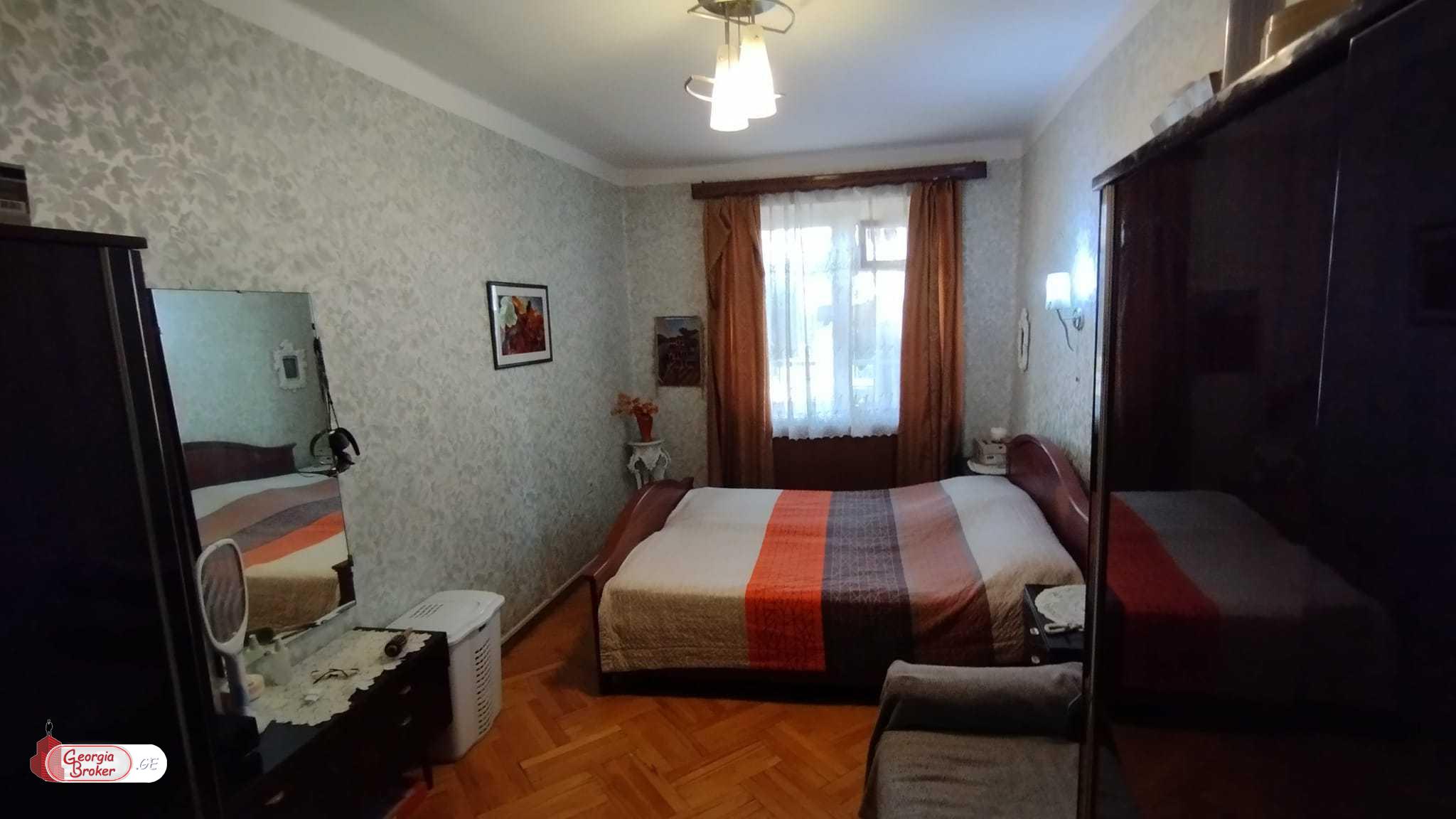 продается квартира с новым ремонтом 3-комнаты