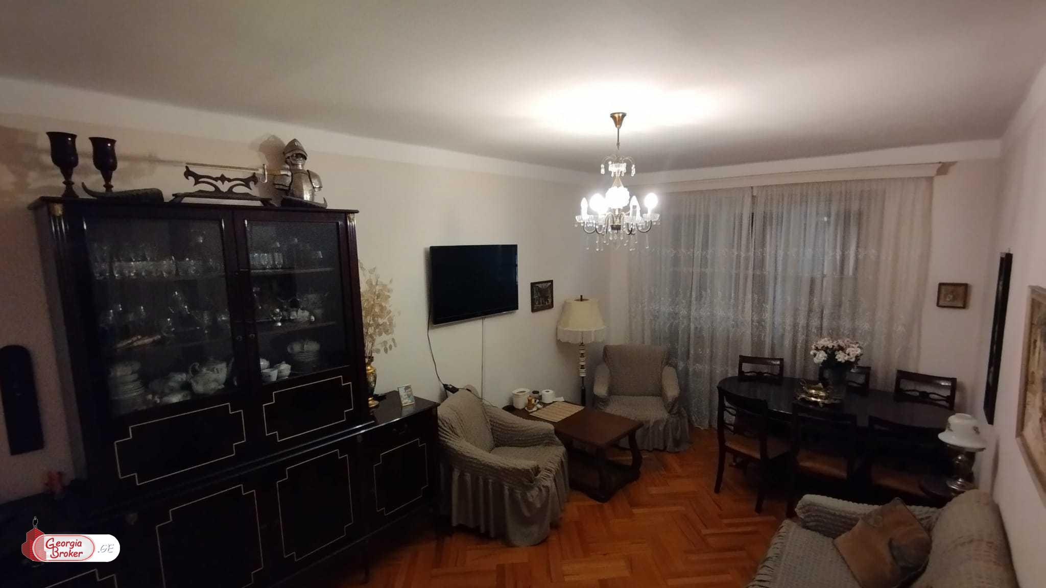 продается квартира с новым ремонтом 3-комнаты