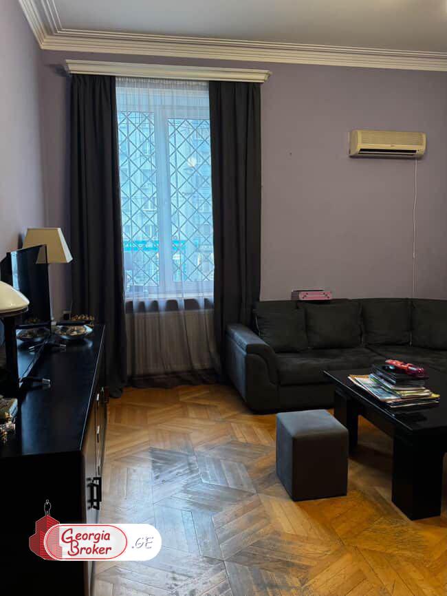 продается квартира с новым ремонтом 5-комнат