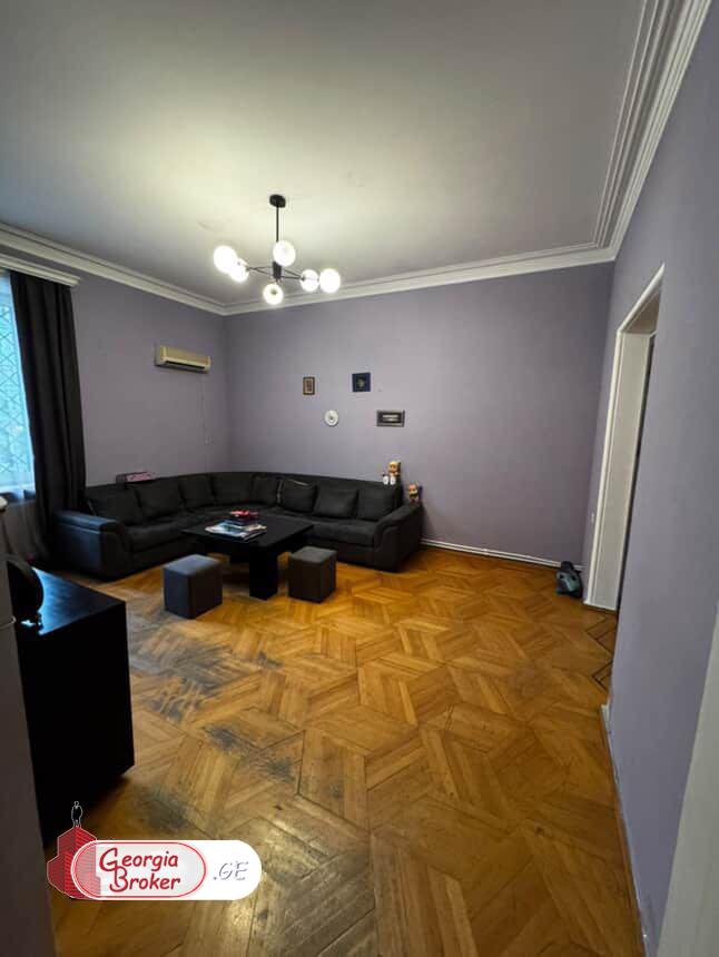 продается квартира с новым ремонтом 5-комнат