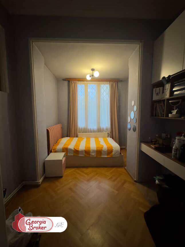 продается квартира с новым ремонтом 5-комнат