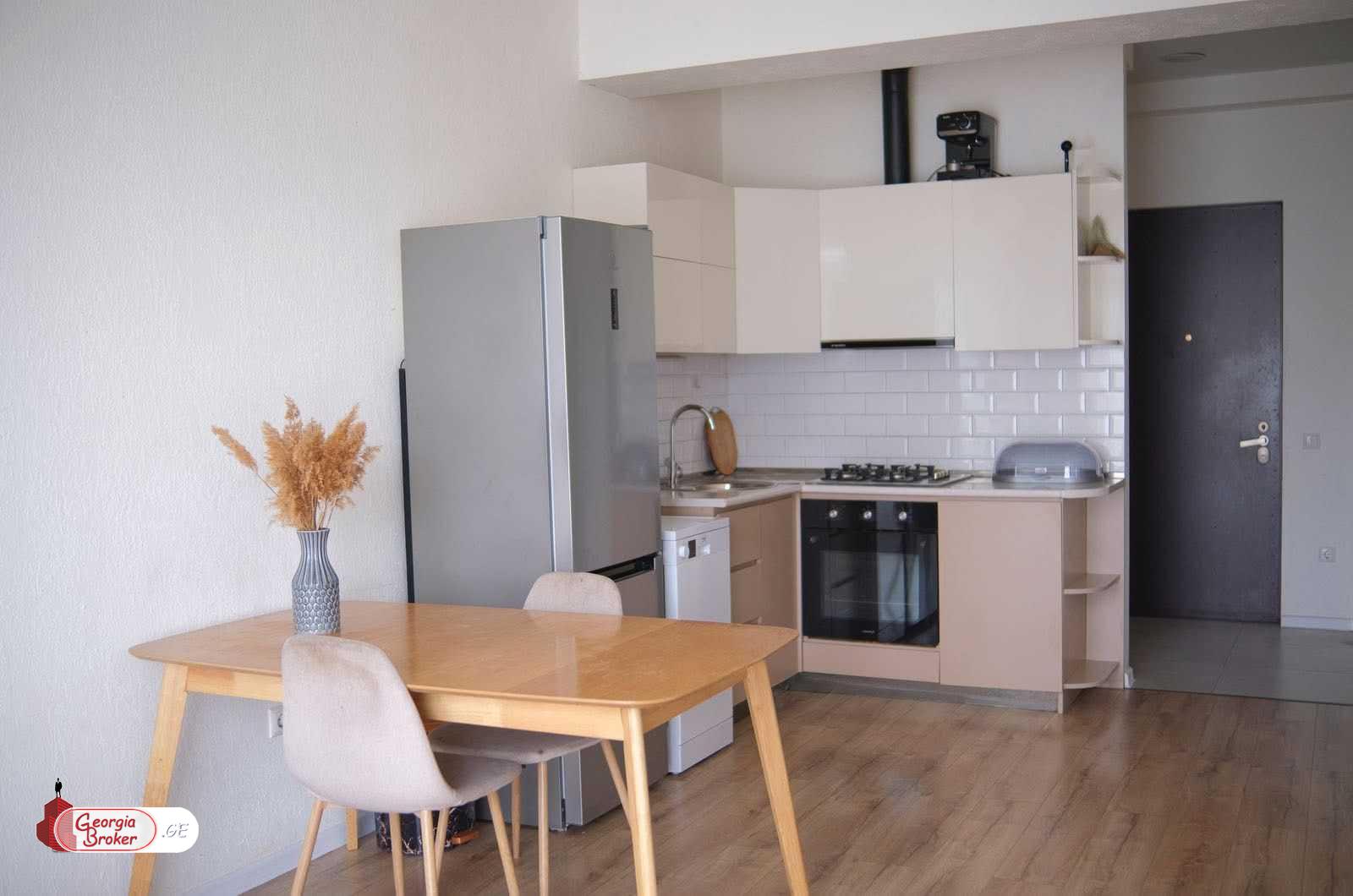 продается квартира с новым ремонтом 2-комнаты