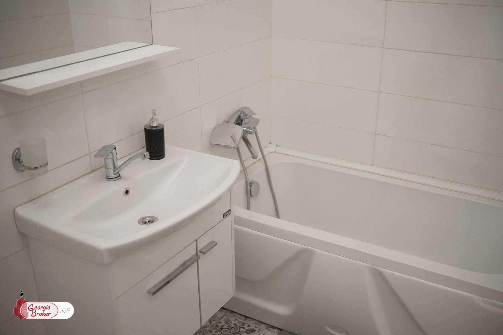 продается квартира с новым ремонтом 2-комнаты