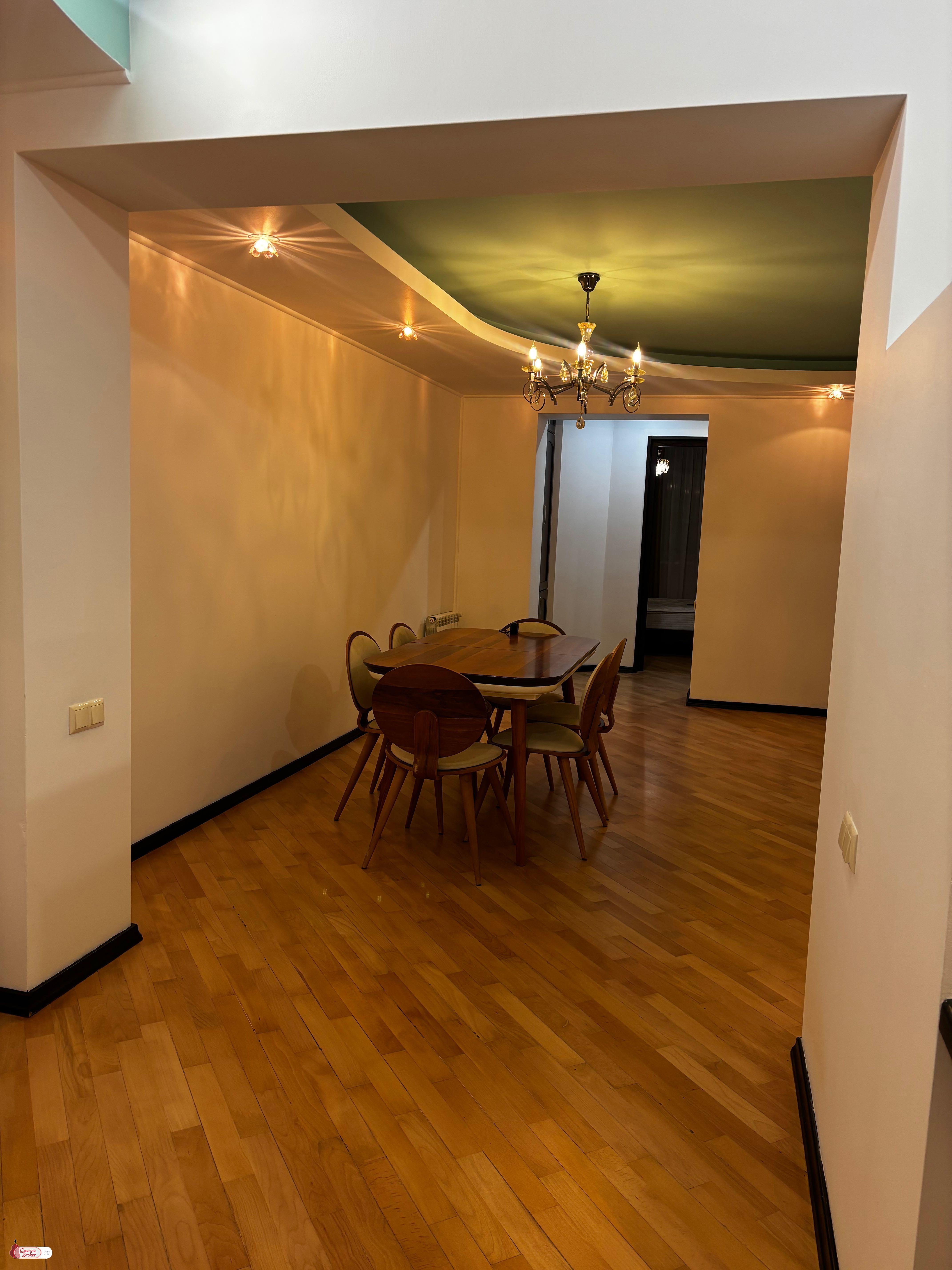 იყიდება ახალი გარემონტებული 2 ოთახიანი ბინა