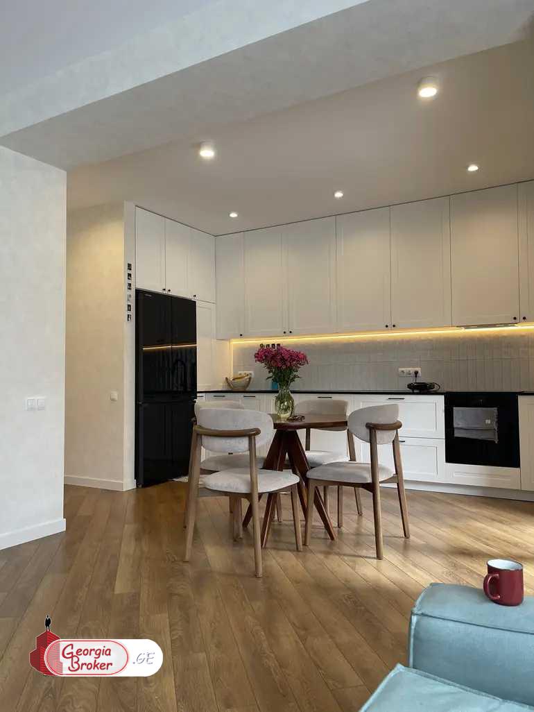 იყიდება ახალი გარემონტებული 3 ოთახიანი ბინა