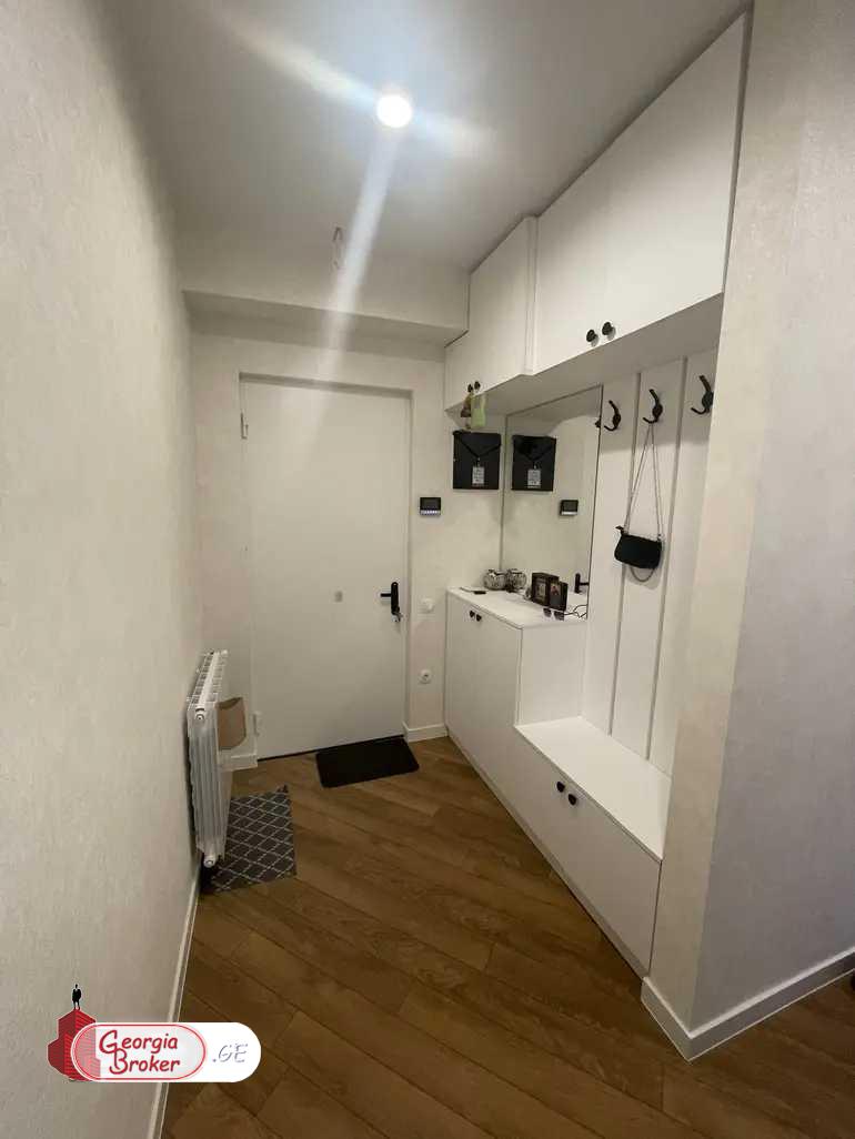 იყიდება ახალი გარემონტებული 3 ოთახიანი ბინა