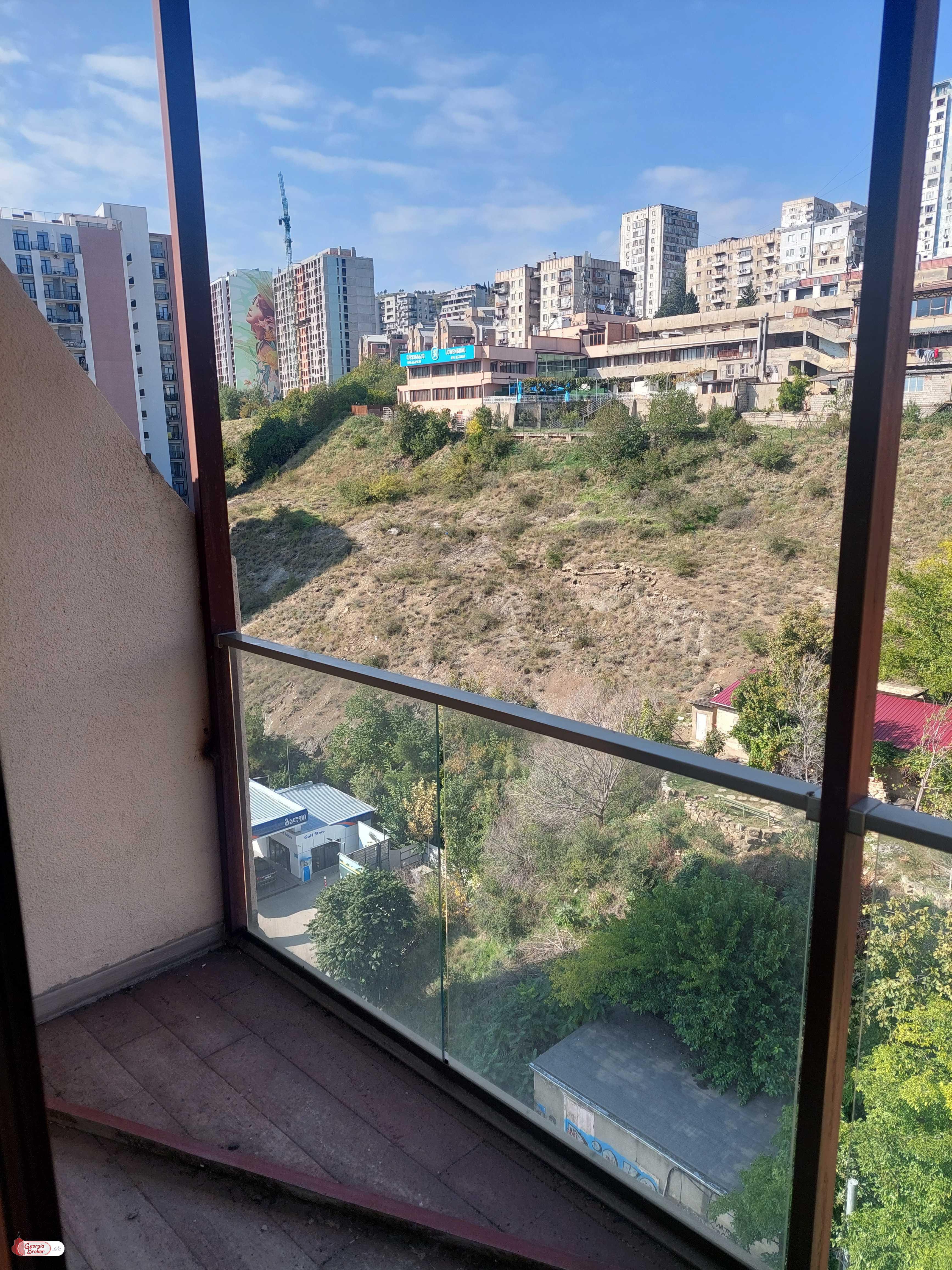 nearly repaired 3-room apartment for sale