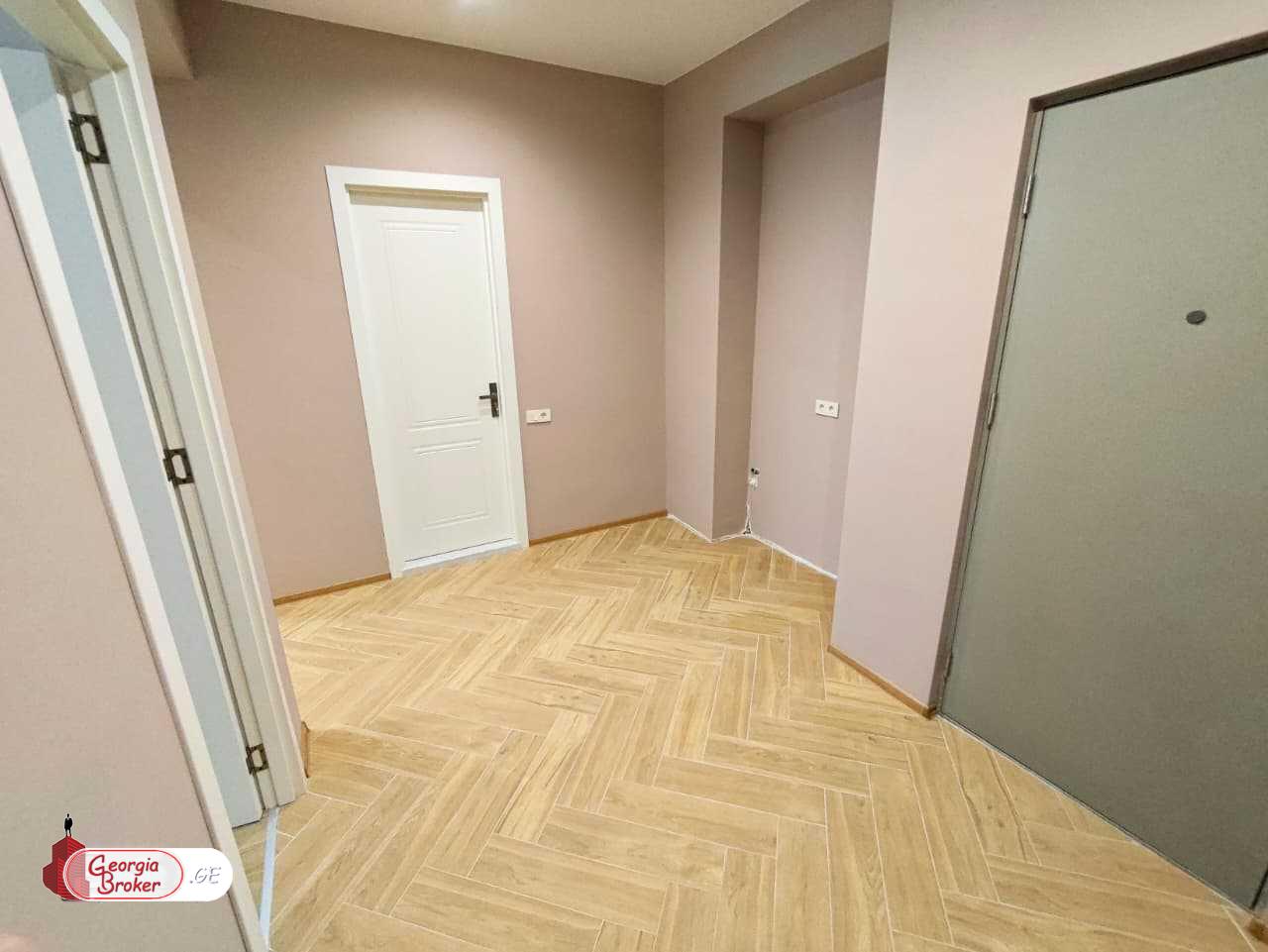 იყიდება ახალი გარემონტებული 2 ოთახიანი ბინა